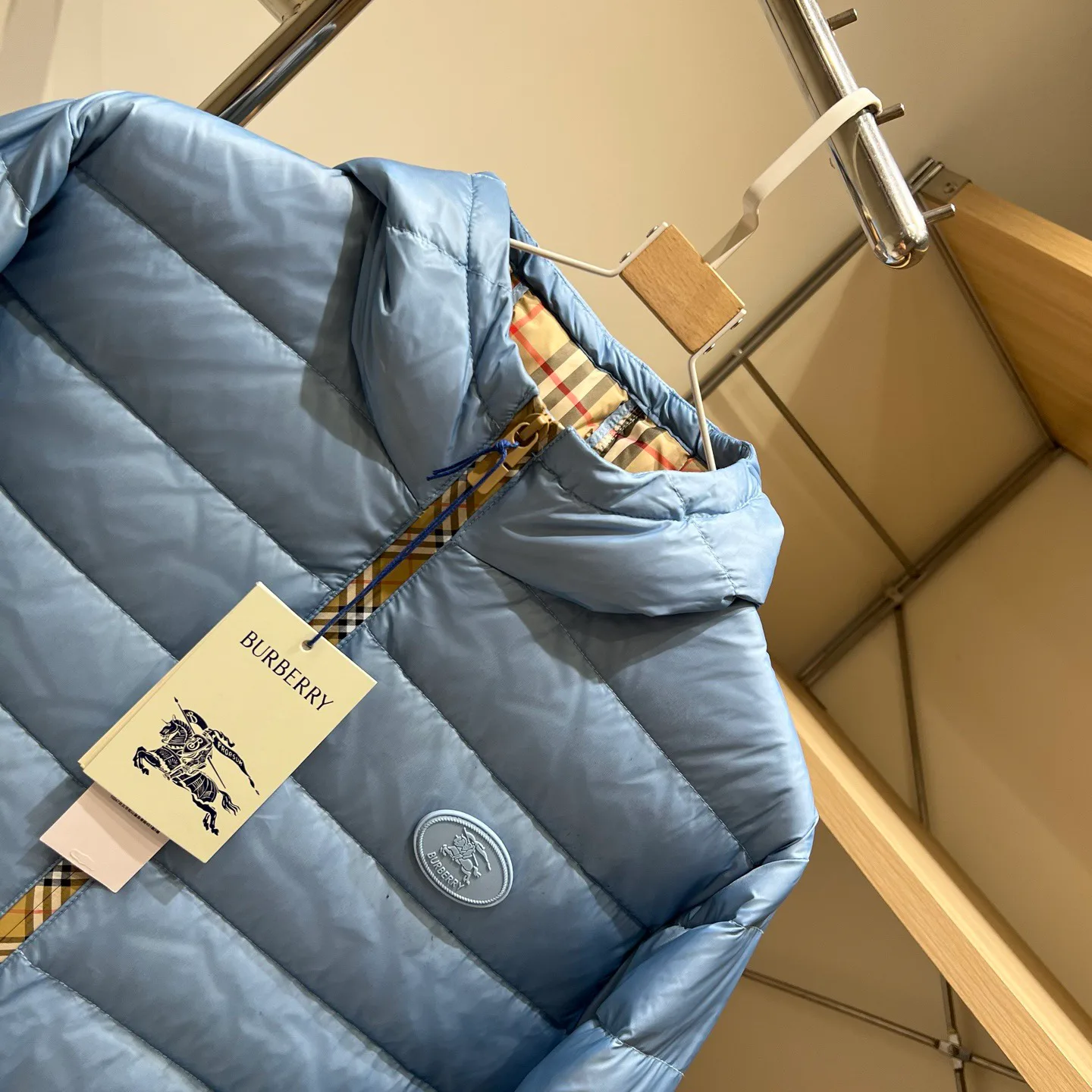 Куртки И Пуховики Женские Burberry 18110900