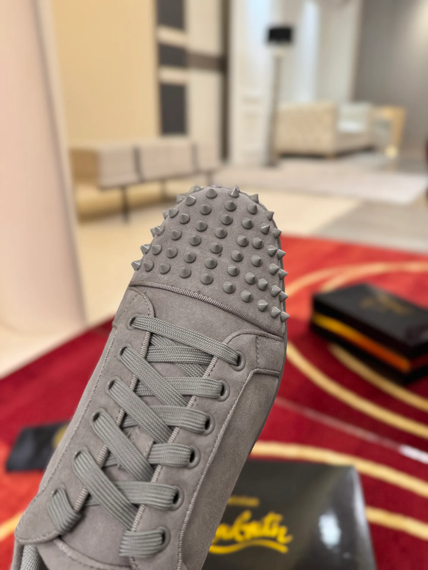 Кроссовки Женские Christian Louboutin 19636673
