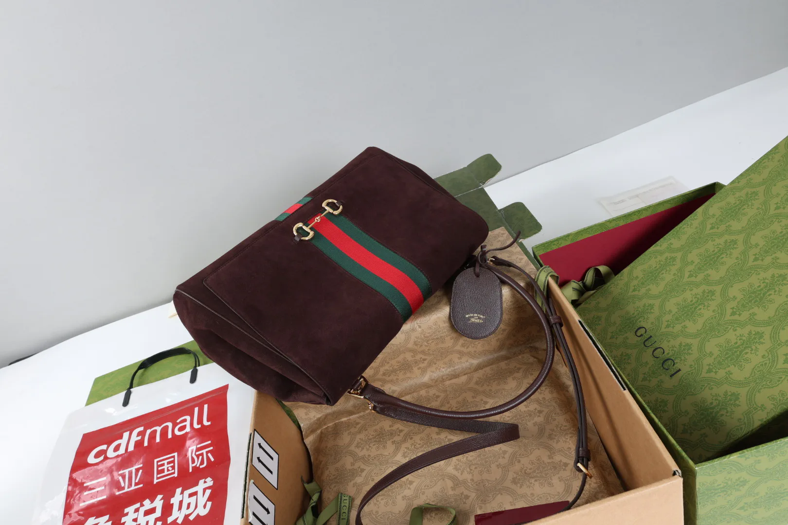 Классические Сумки Женские Gucci 18250560