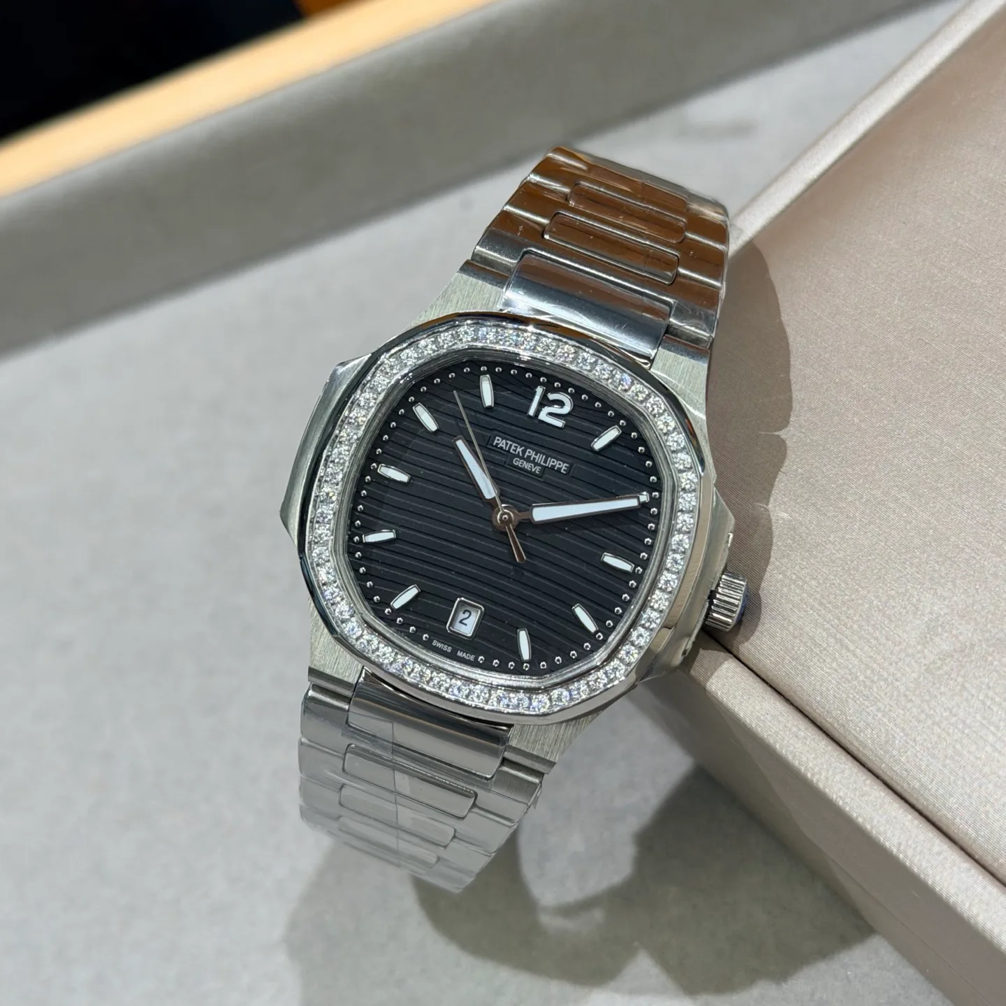 Часы Женские Patek Philippe 17870337