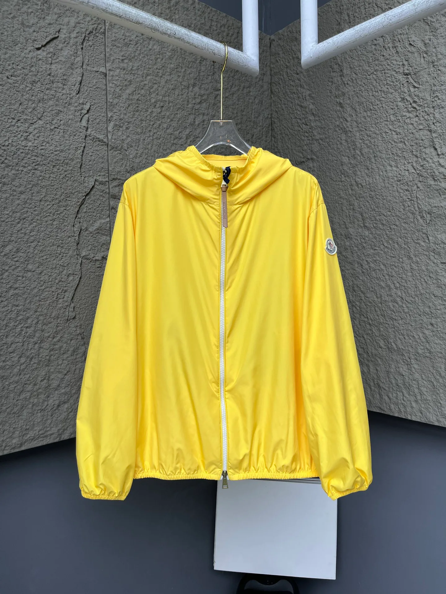 Куртки И Пуховики Женские Moncler 14179716