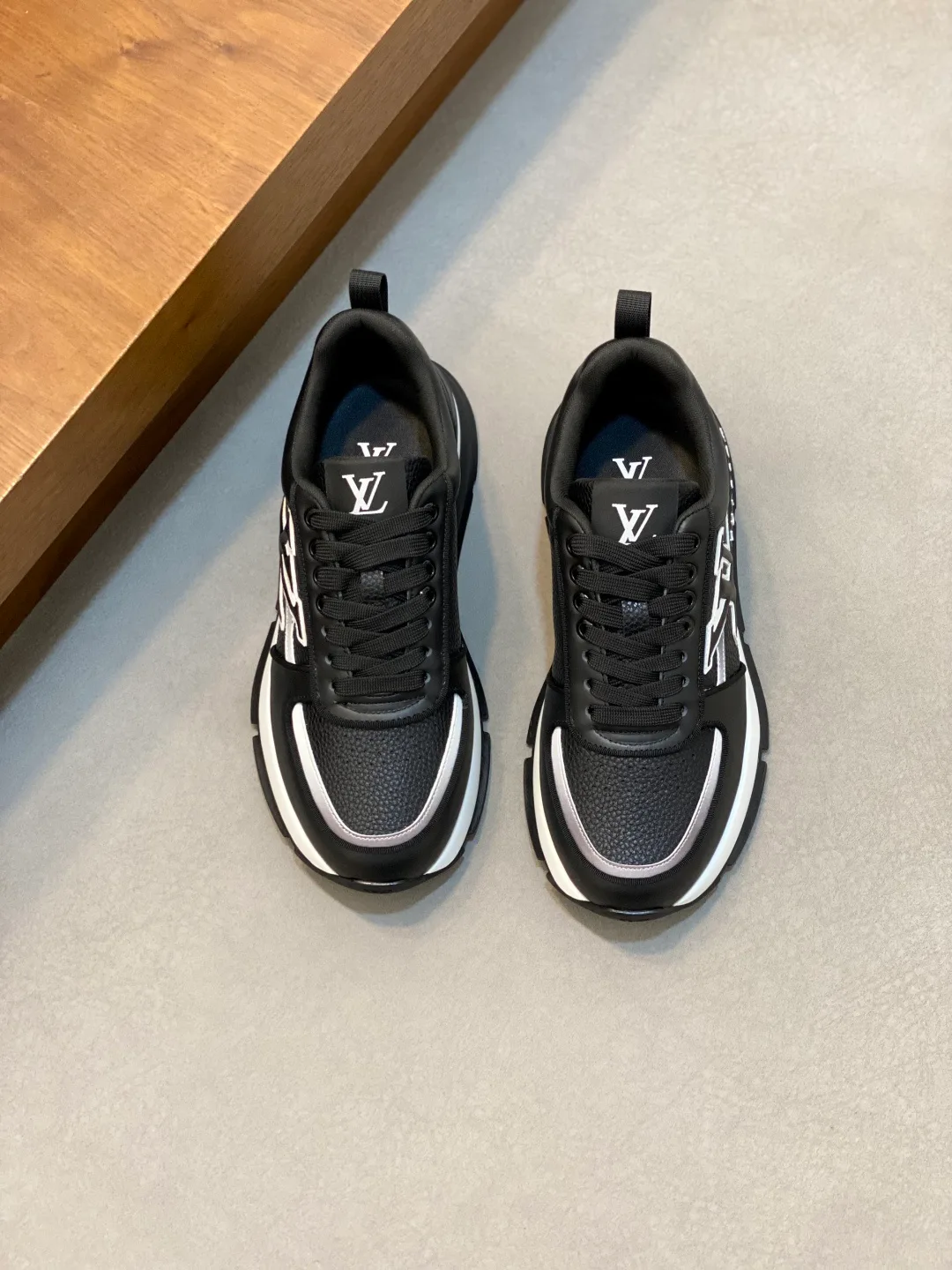 Кроссовки Мужские Louis Vuitton 11250168