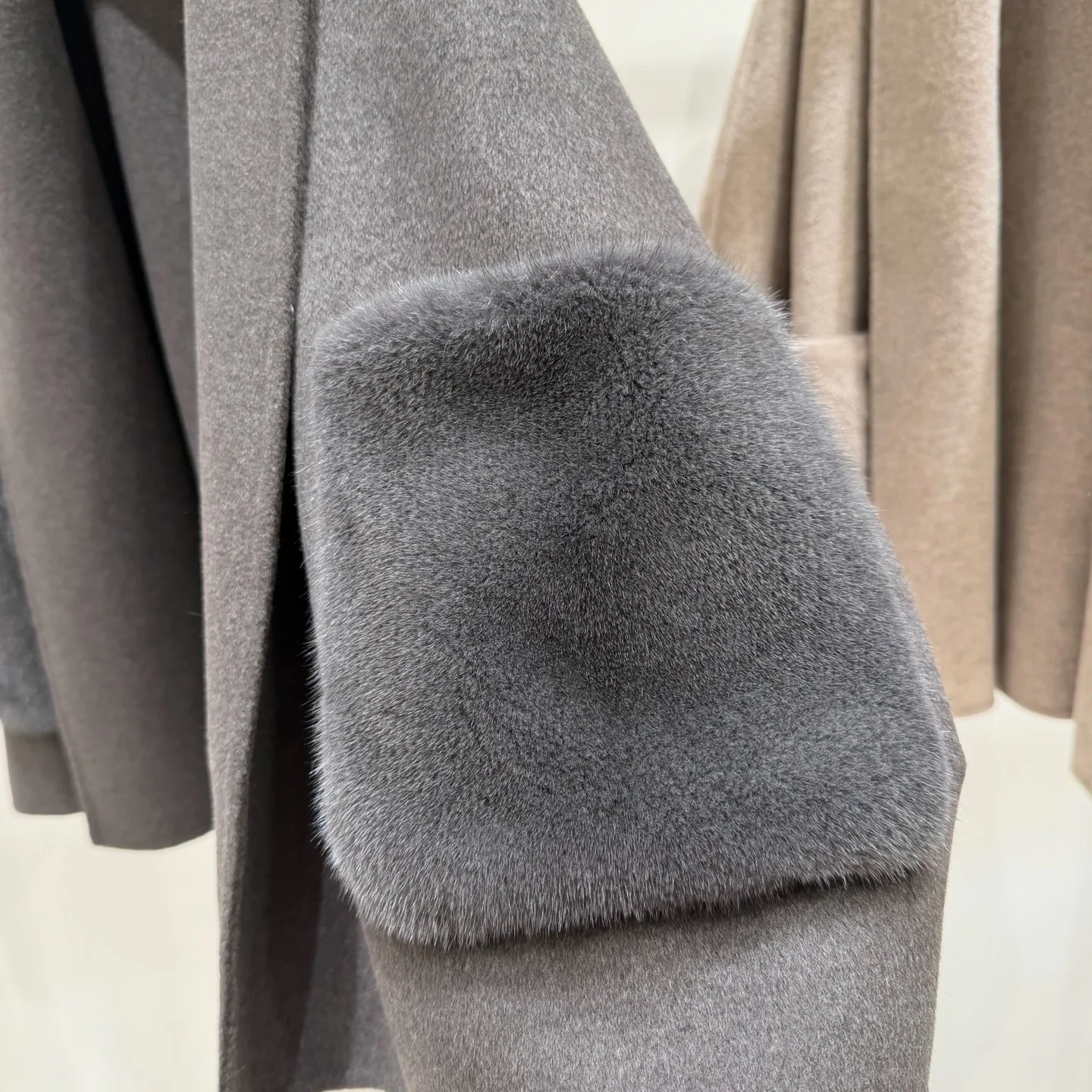 Пальто Женские Loro Piana 18594799