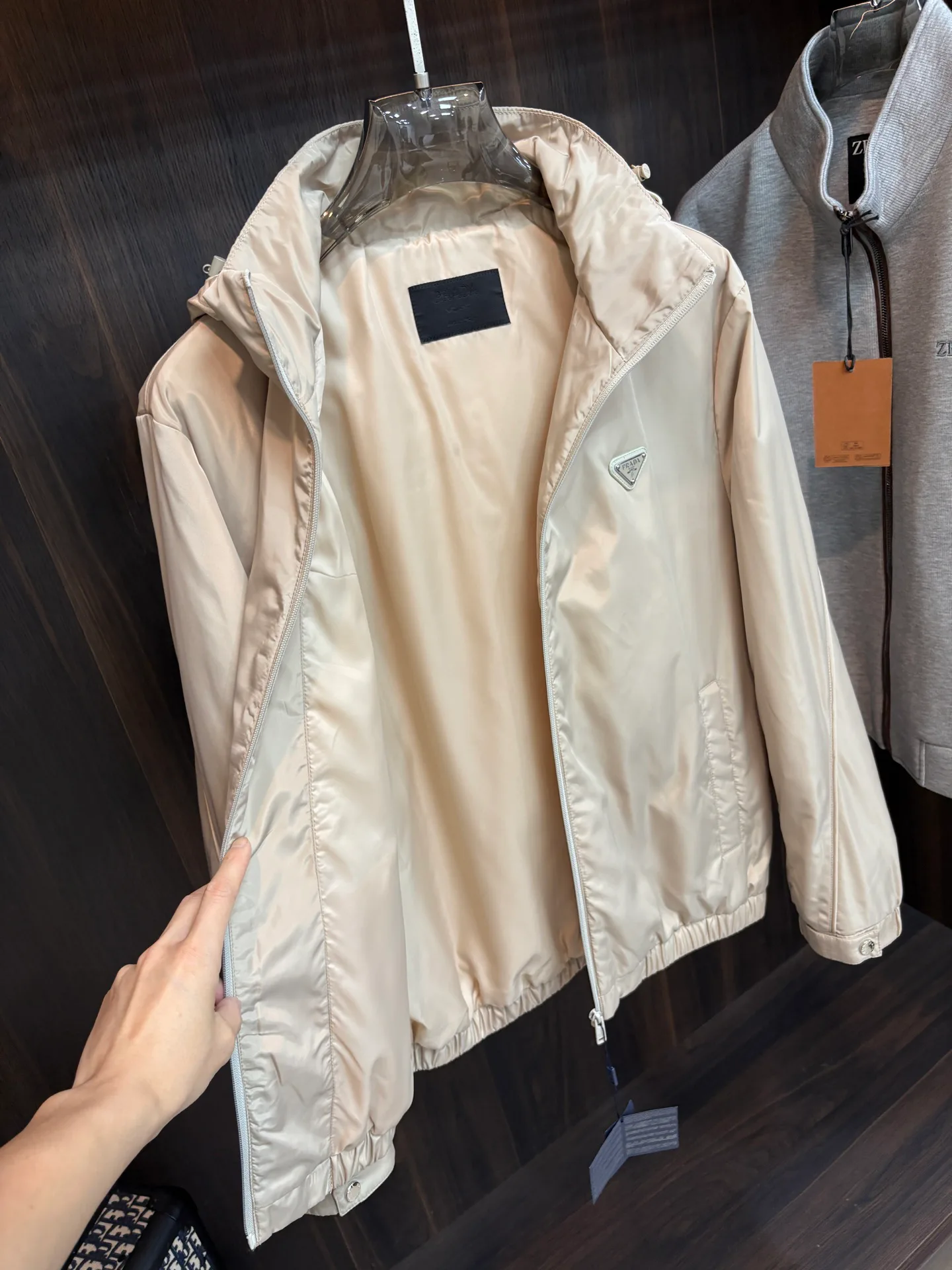 Куртки И Пуховики Женские Prada 18157295