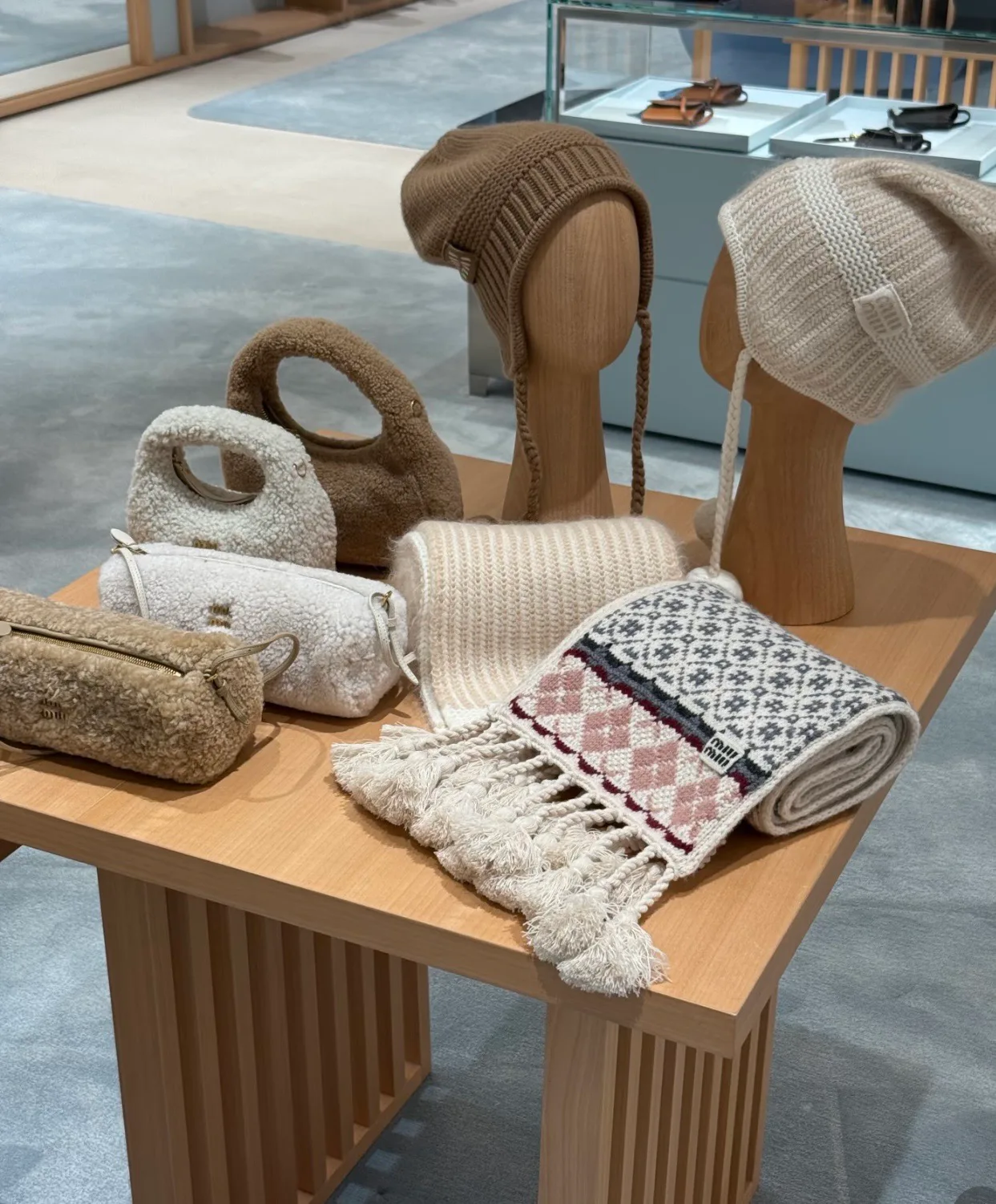 Шарфы Miu Miu 383219