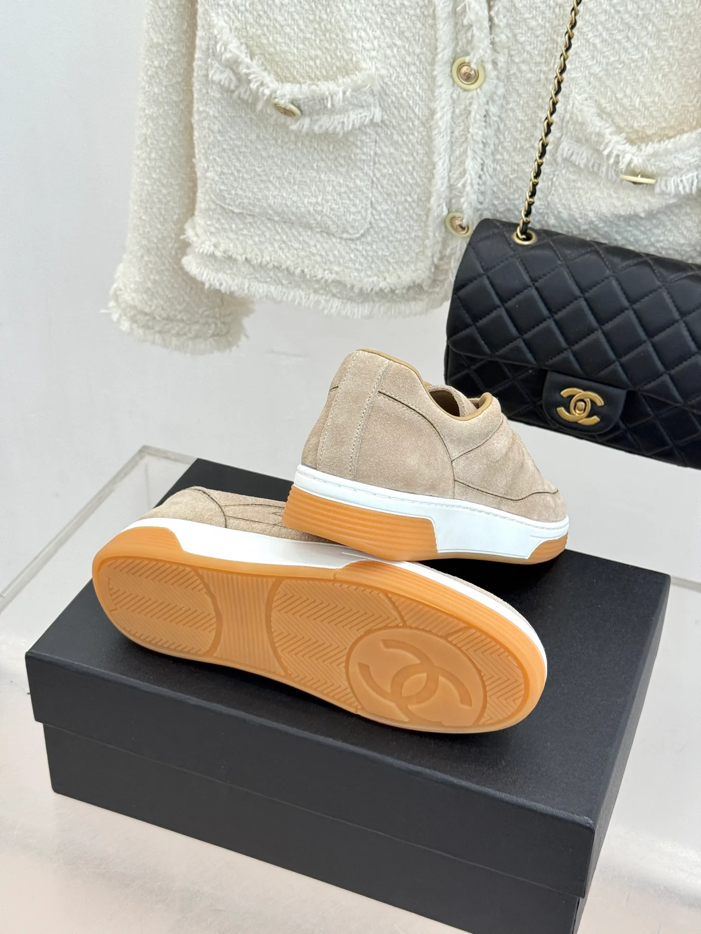 Кроссовки Женские Chanel 18154786