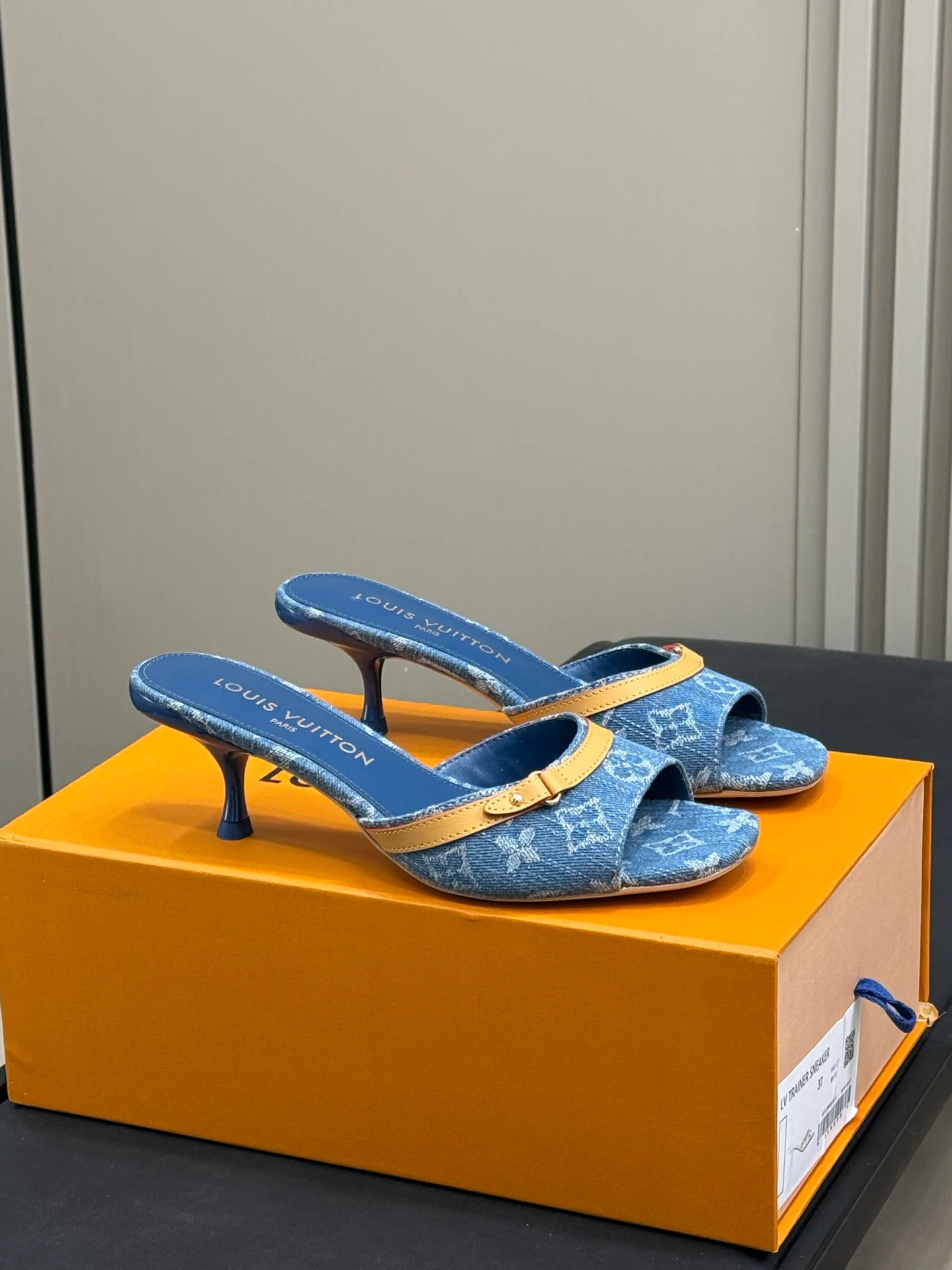 Босоножки Женские Louis Vuitton 23647