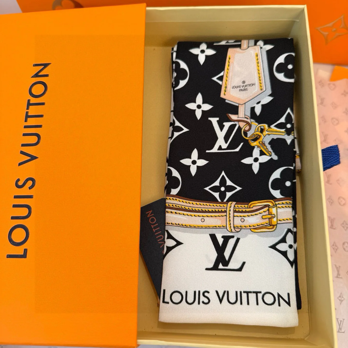 Платки Louis Vuitton 11888310