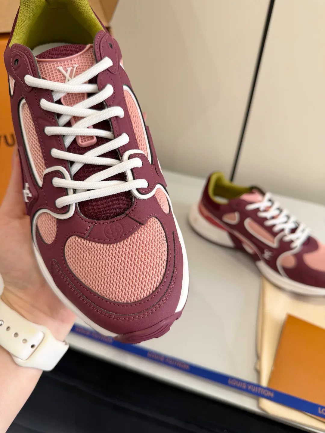 Кроссовки Женские Louis Vuitton 11497551