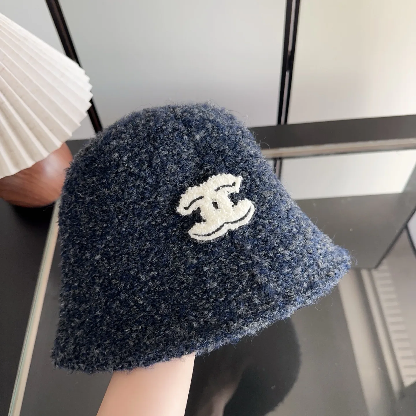 Головные Уборы Chanel 18105708