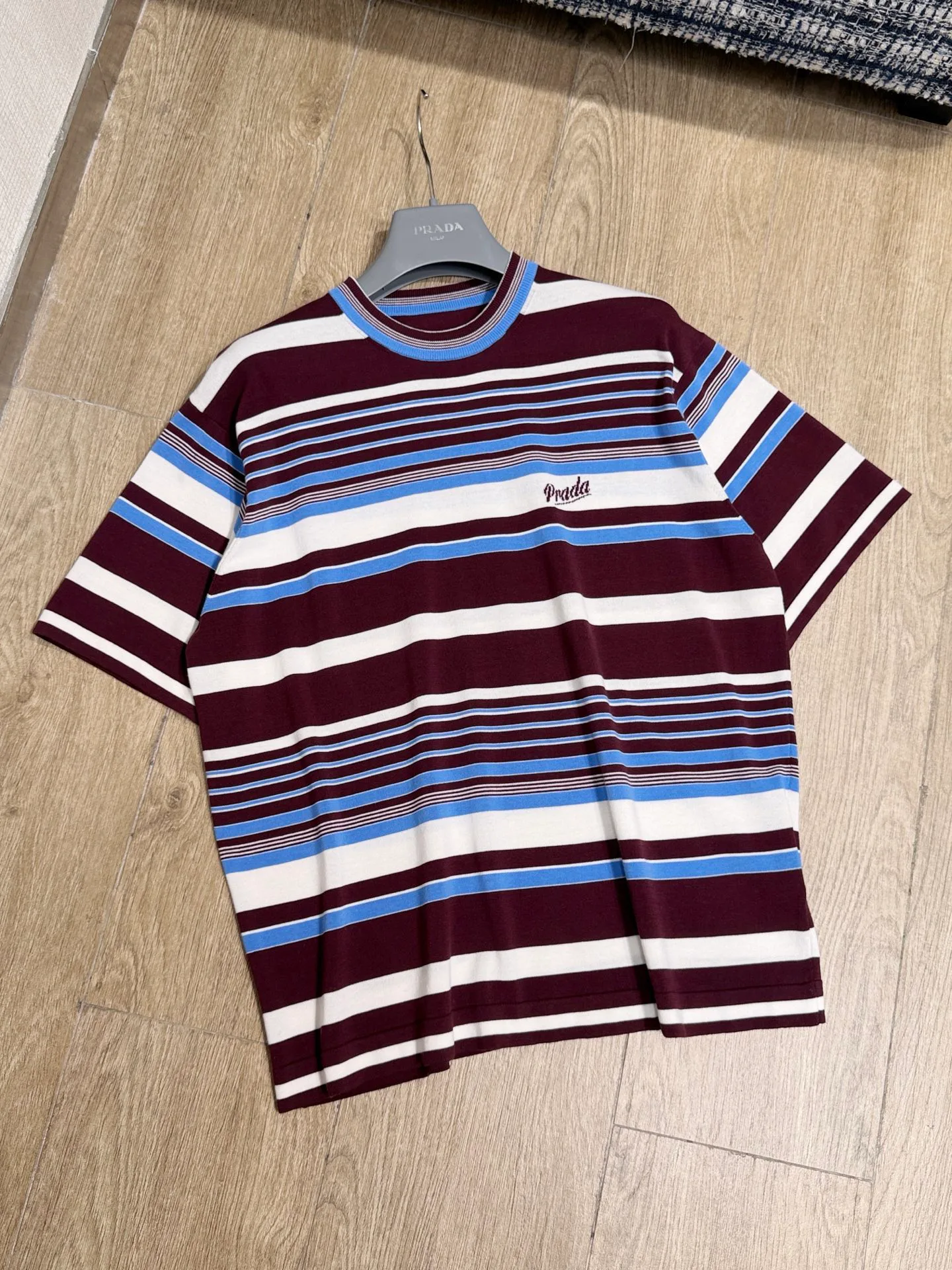 Футболки Женские Prada 11670649