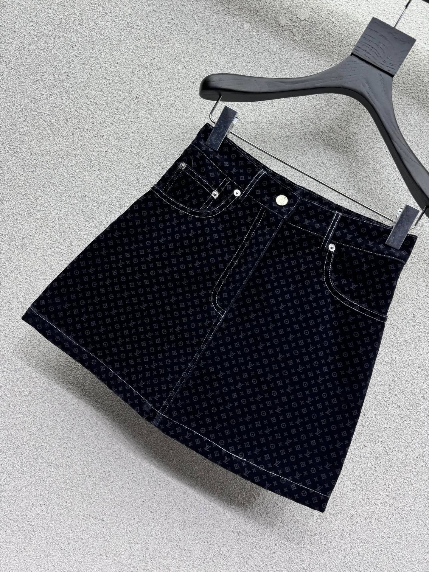 Юбки Женские Louis Vuitton 18888190