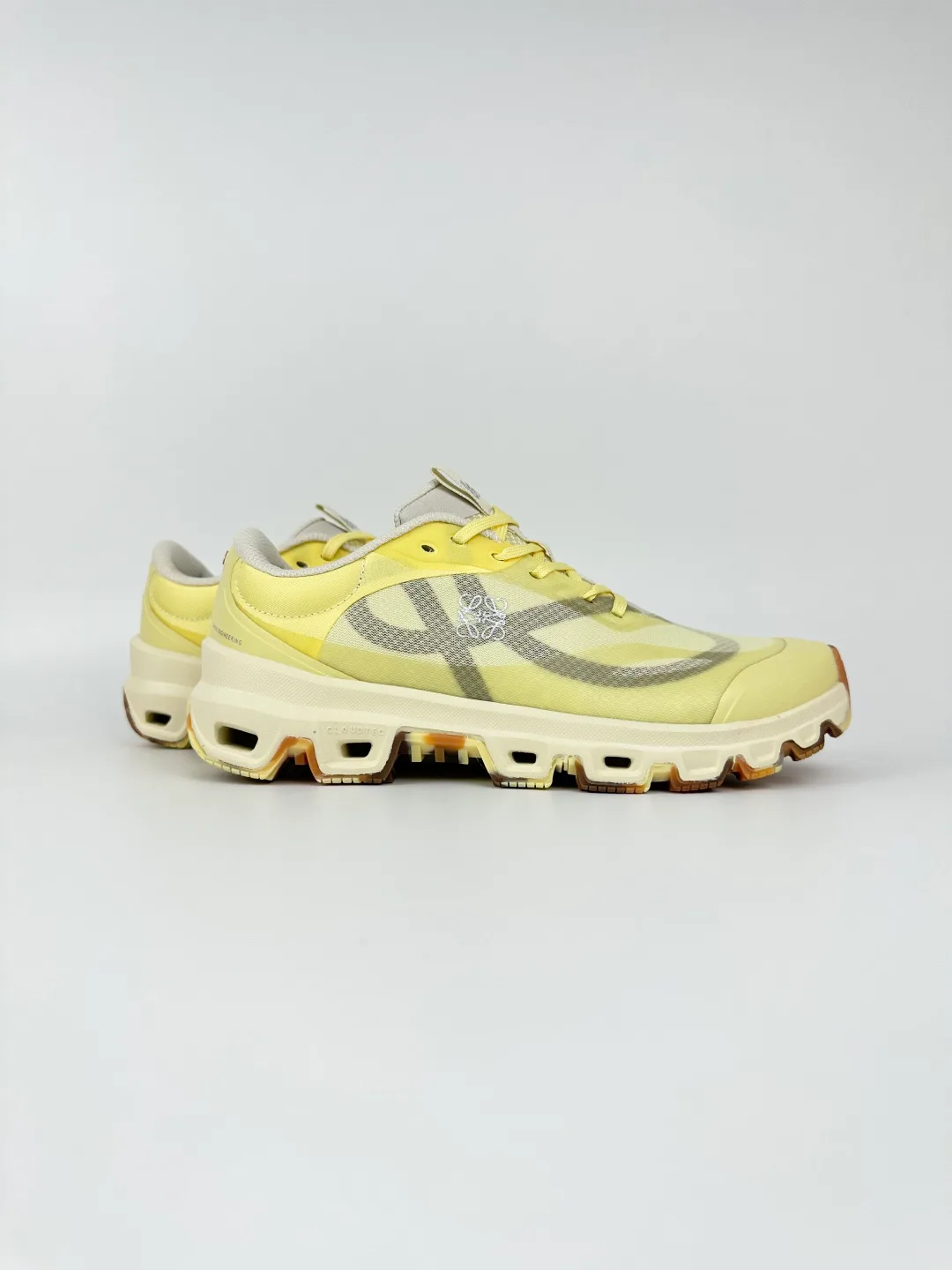 Кроссовки Женские Loewe 11228556