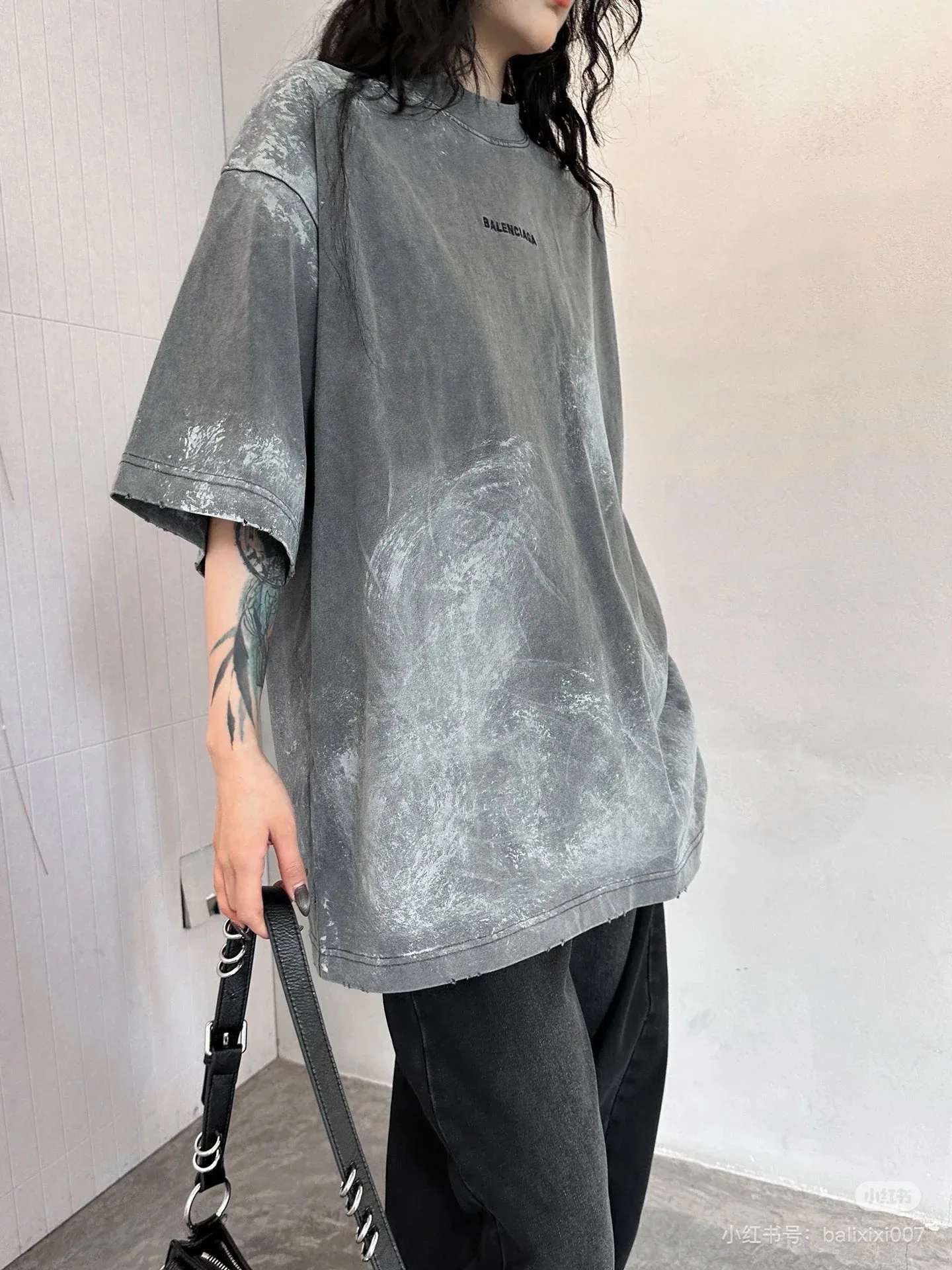 Футболки Женские Balenciaga 18700