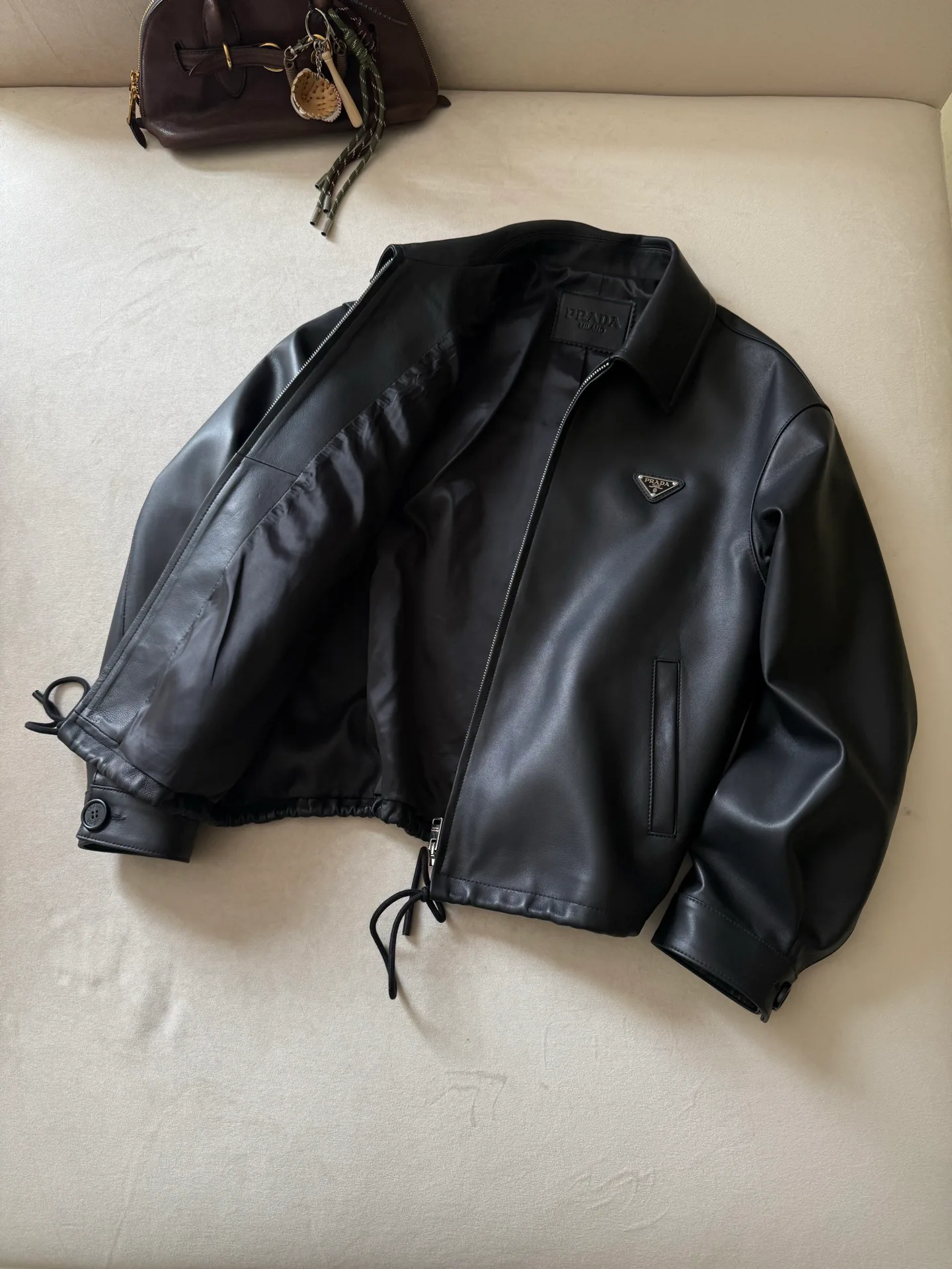 Кожаные Куртки И Дублёнки Женские Prada 18612317