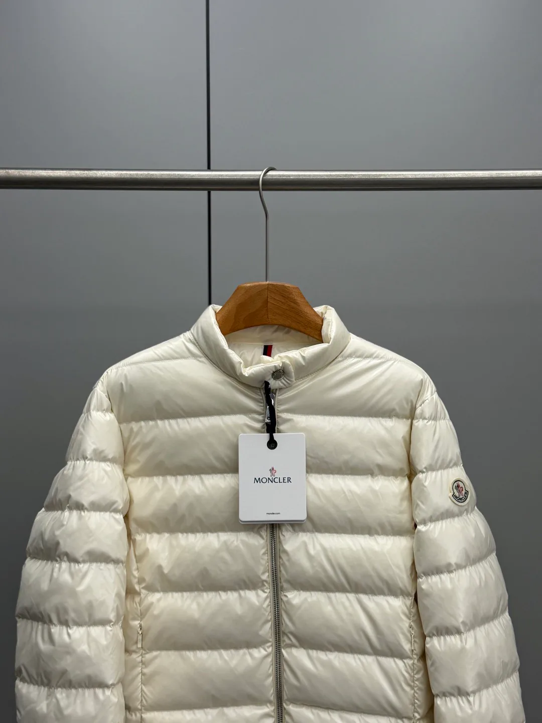 Куртки И Пуховики Женские Moncler 18016800