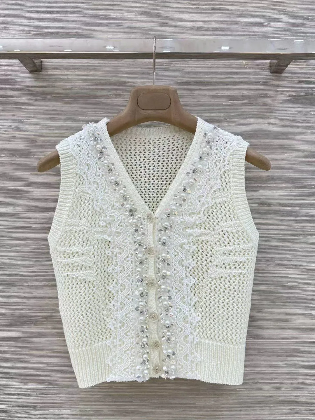Жилеты Женские Chanel 11697199