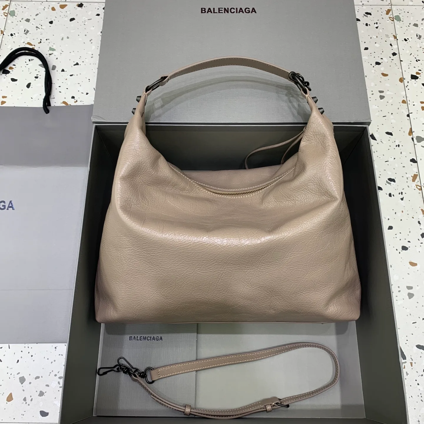 Сумки На Ремне Женские Balenciaga 13240598
