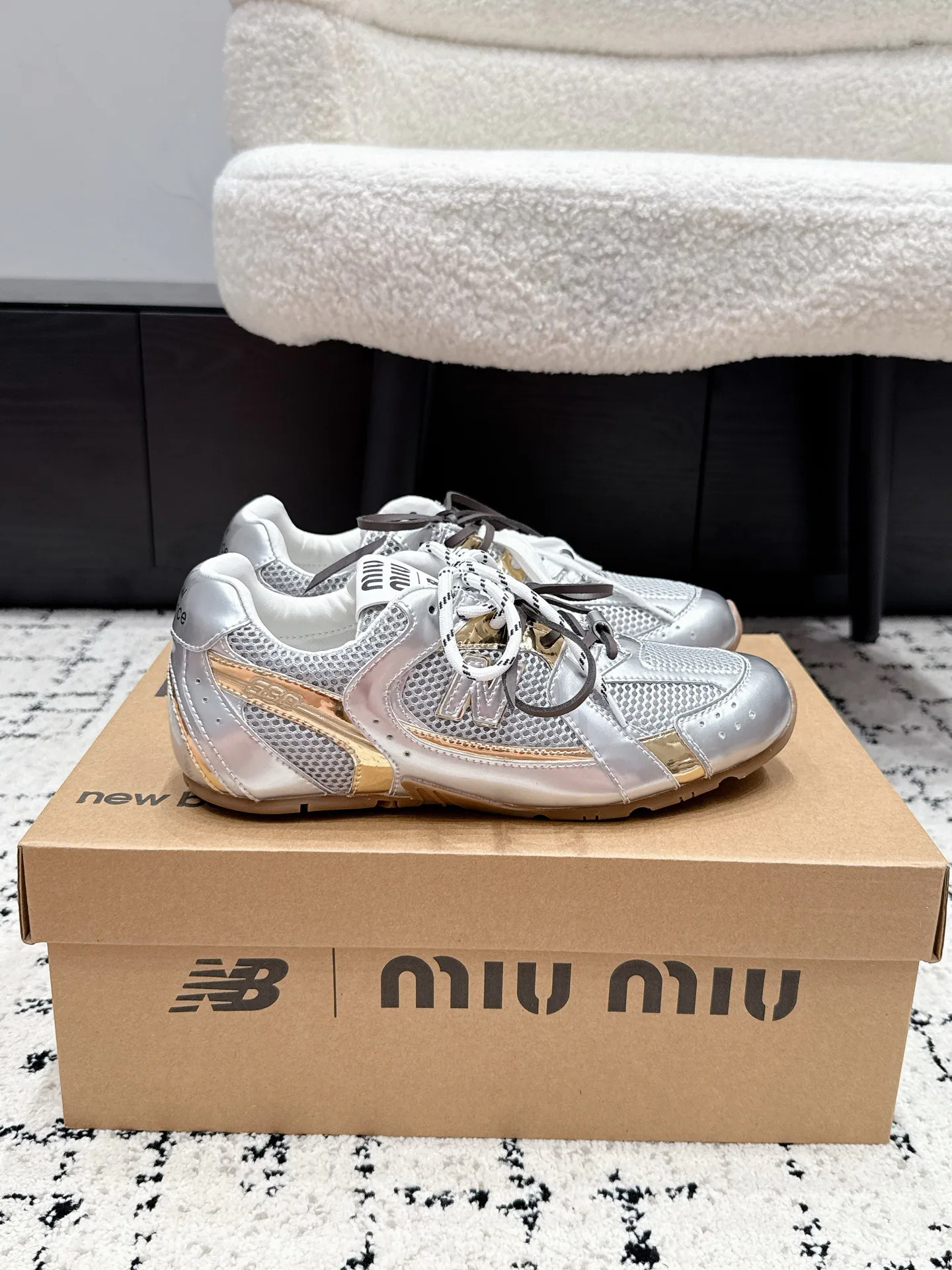 Кроссовки Женские Miu Miu 18409606