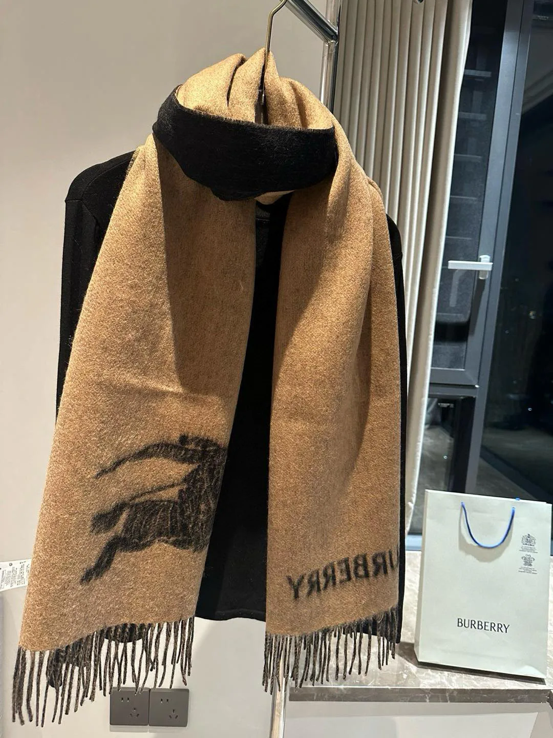 Шарфы Burberry 4466