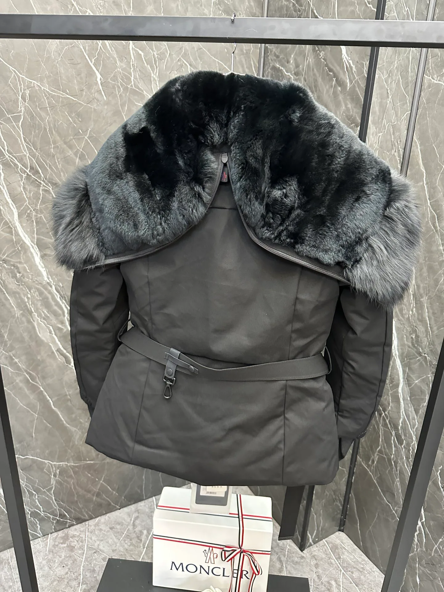 Куртки И Пуховики Женские Moncler 19629391