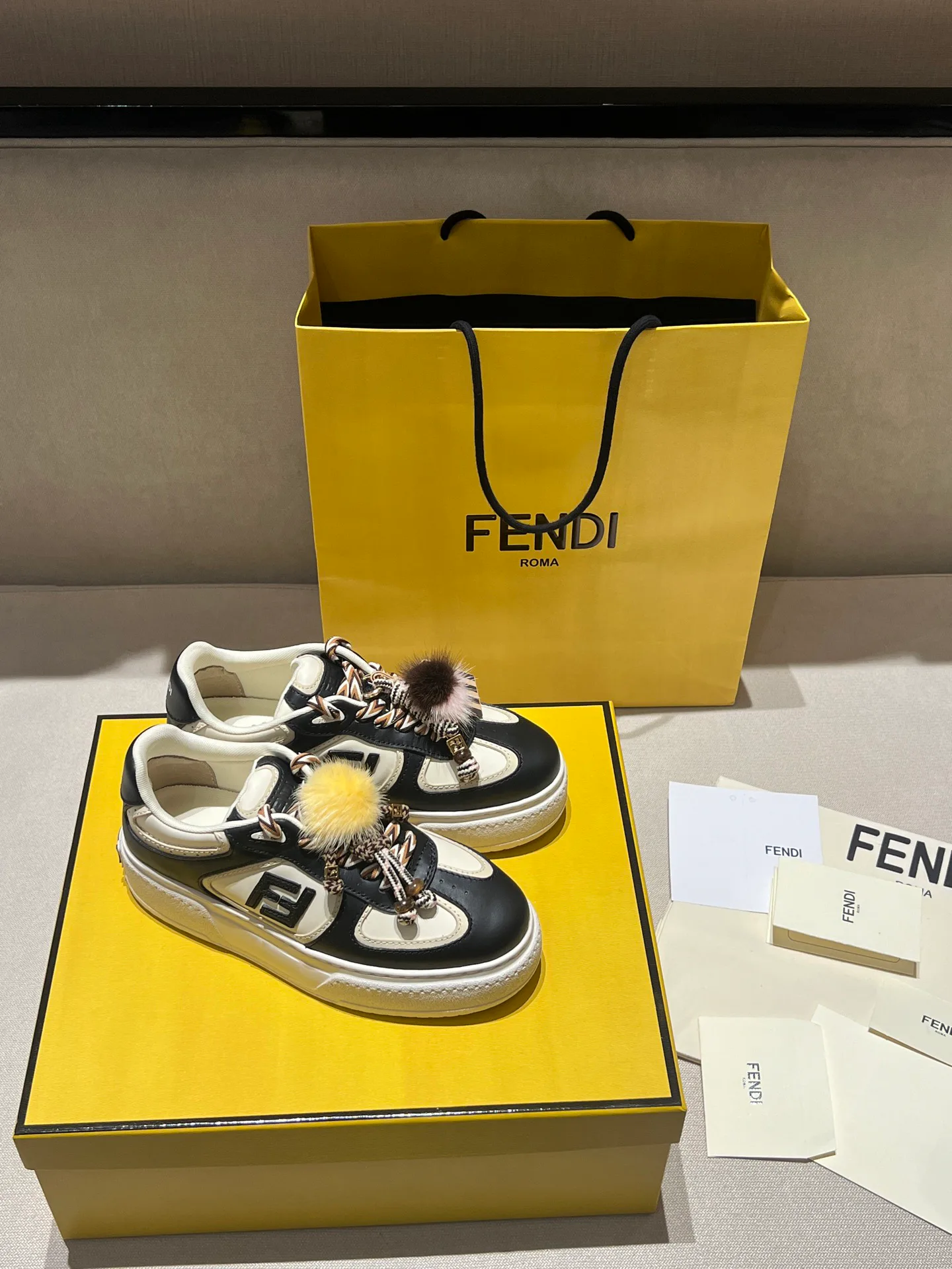 Кроссовки Женские Fendi 18020700