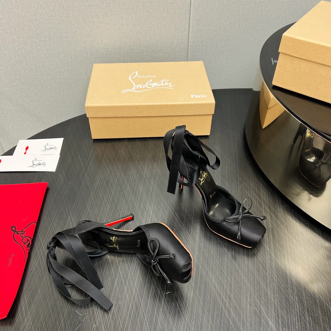 Туфли Женские Christian Louboutin 401896