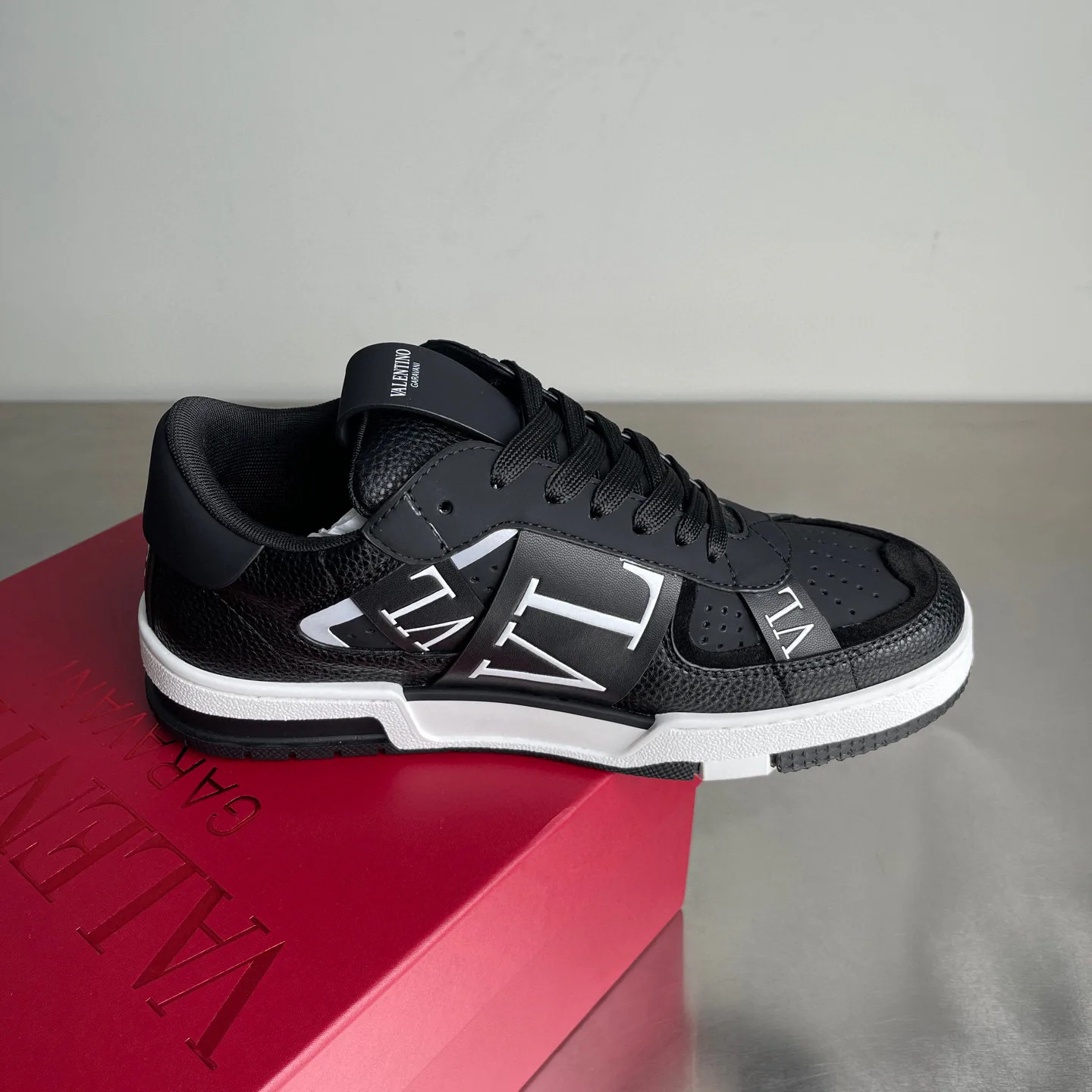 Кроссовки Мужские Valentino 4748995