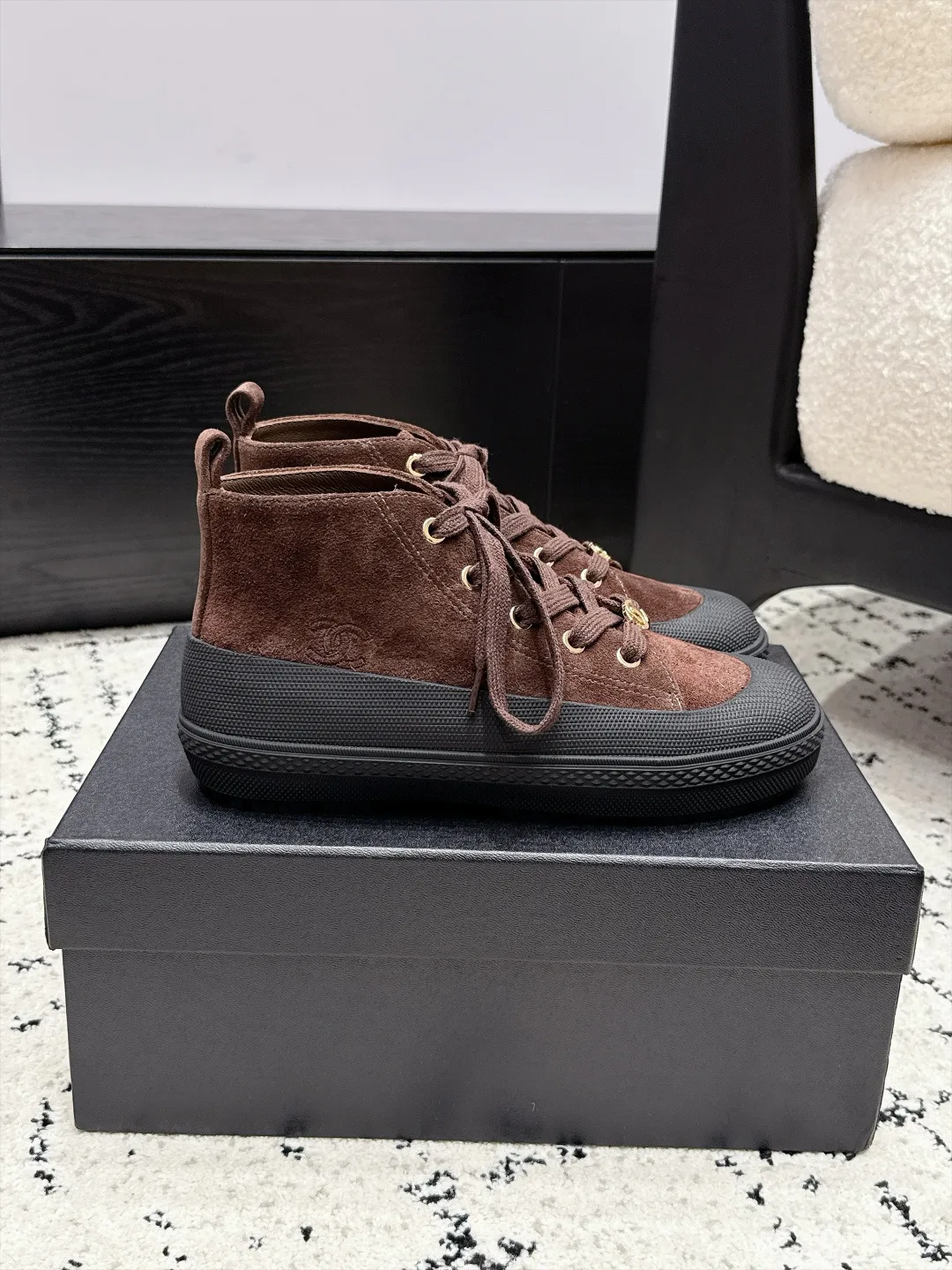 Кроссовки Женские Chanel 18505529