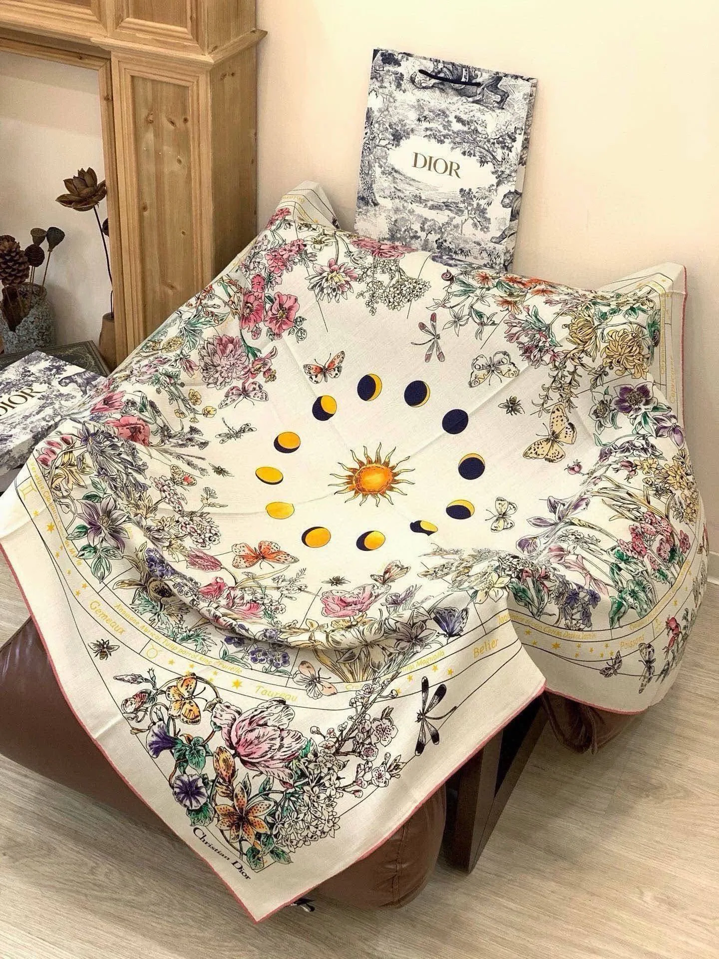 Платки Christian Dior 17631811