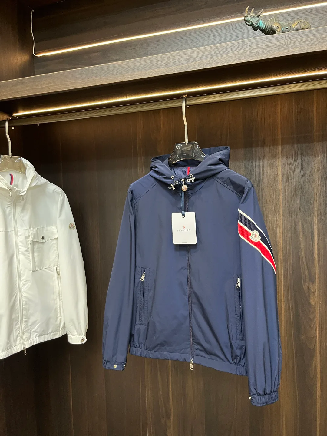 Куртки И Пуховики Женские Moncler 18416885