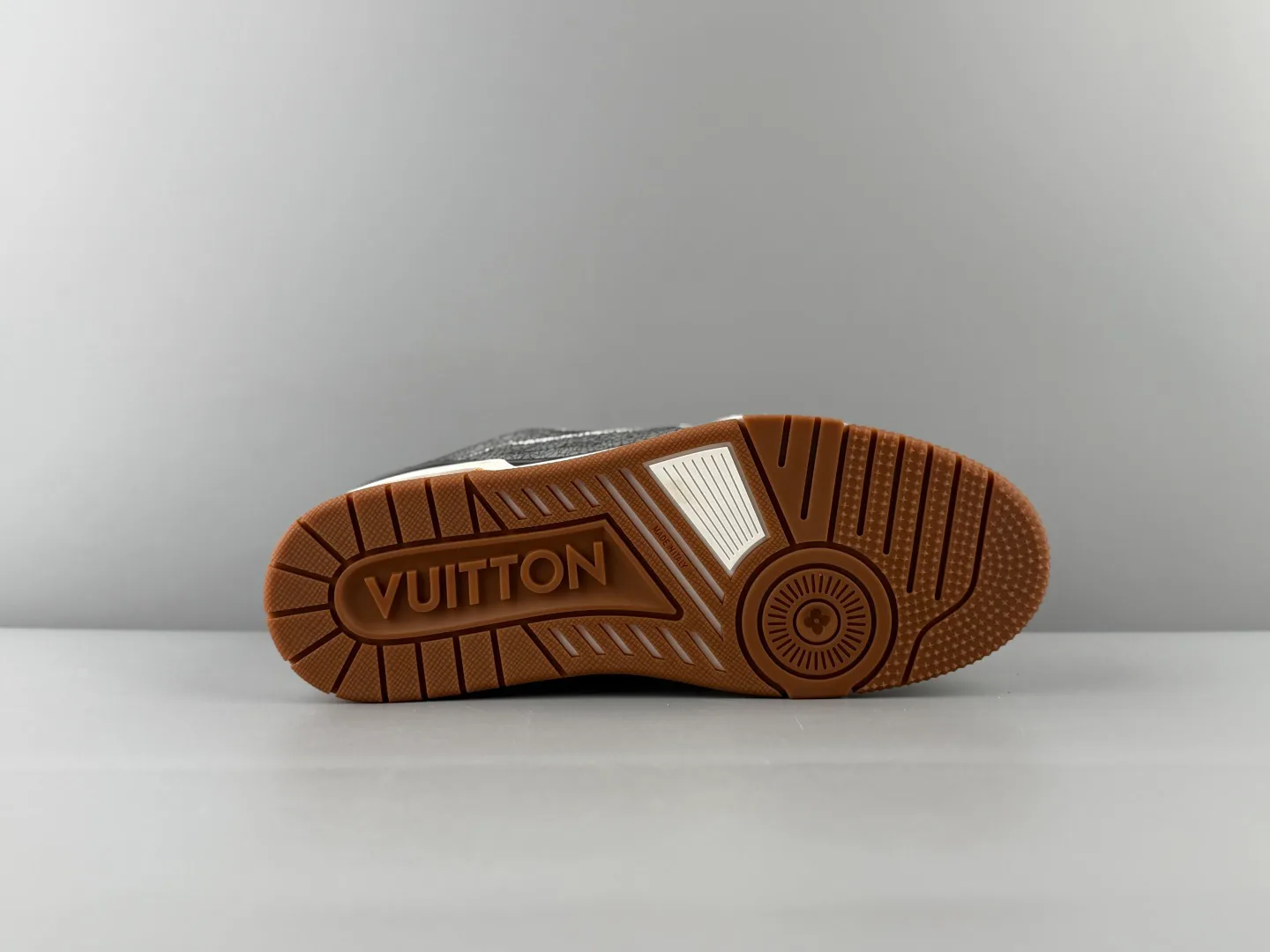 Кроссовки Мужские Louis Vuitton 1851295