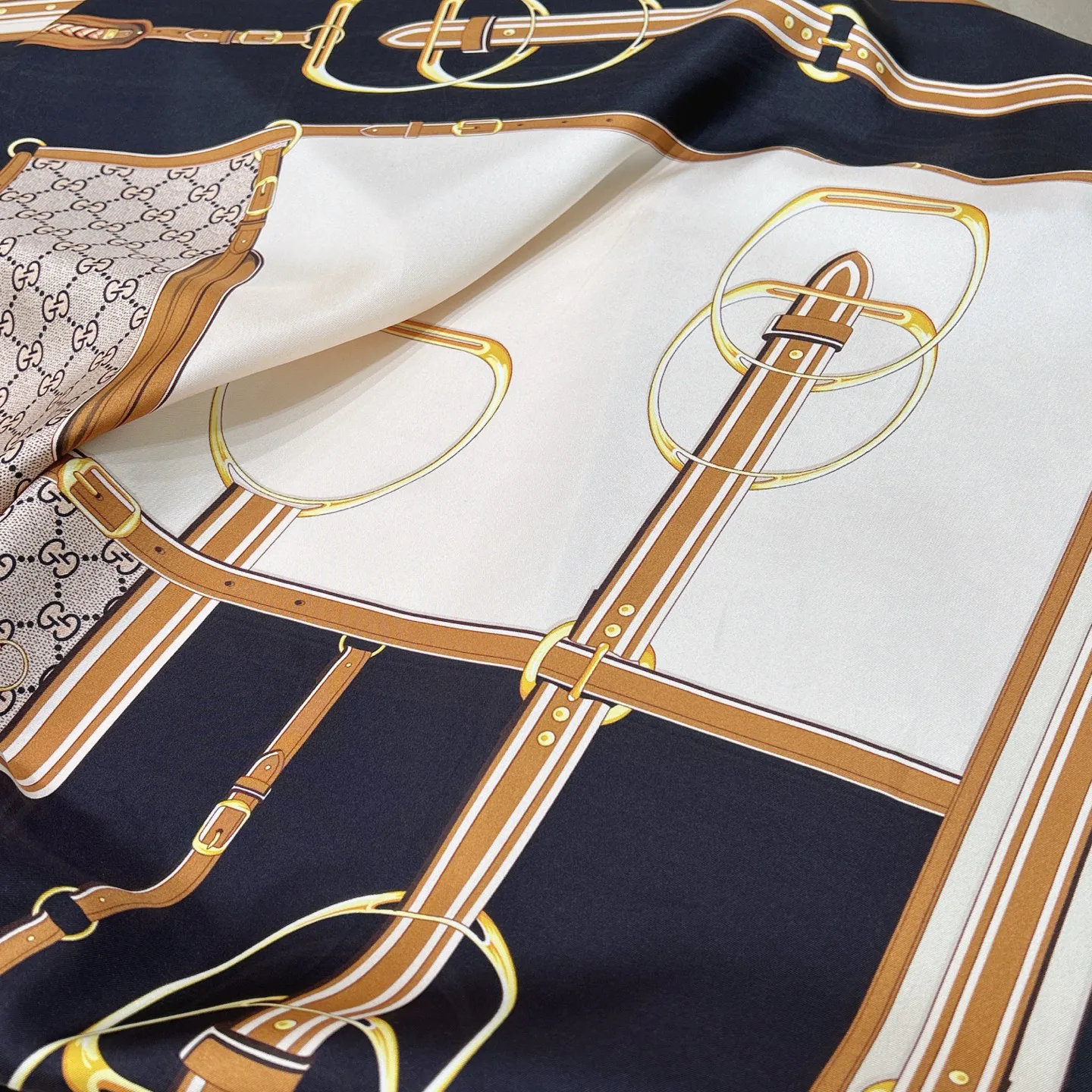 Шарфы Gucci 21820