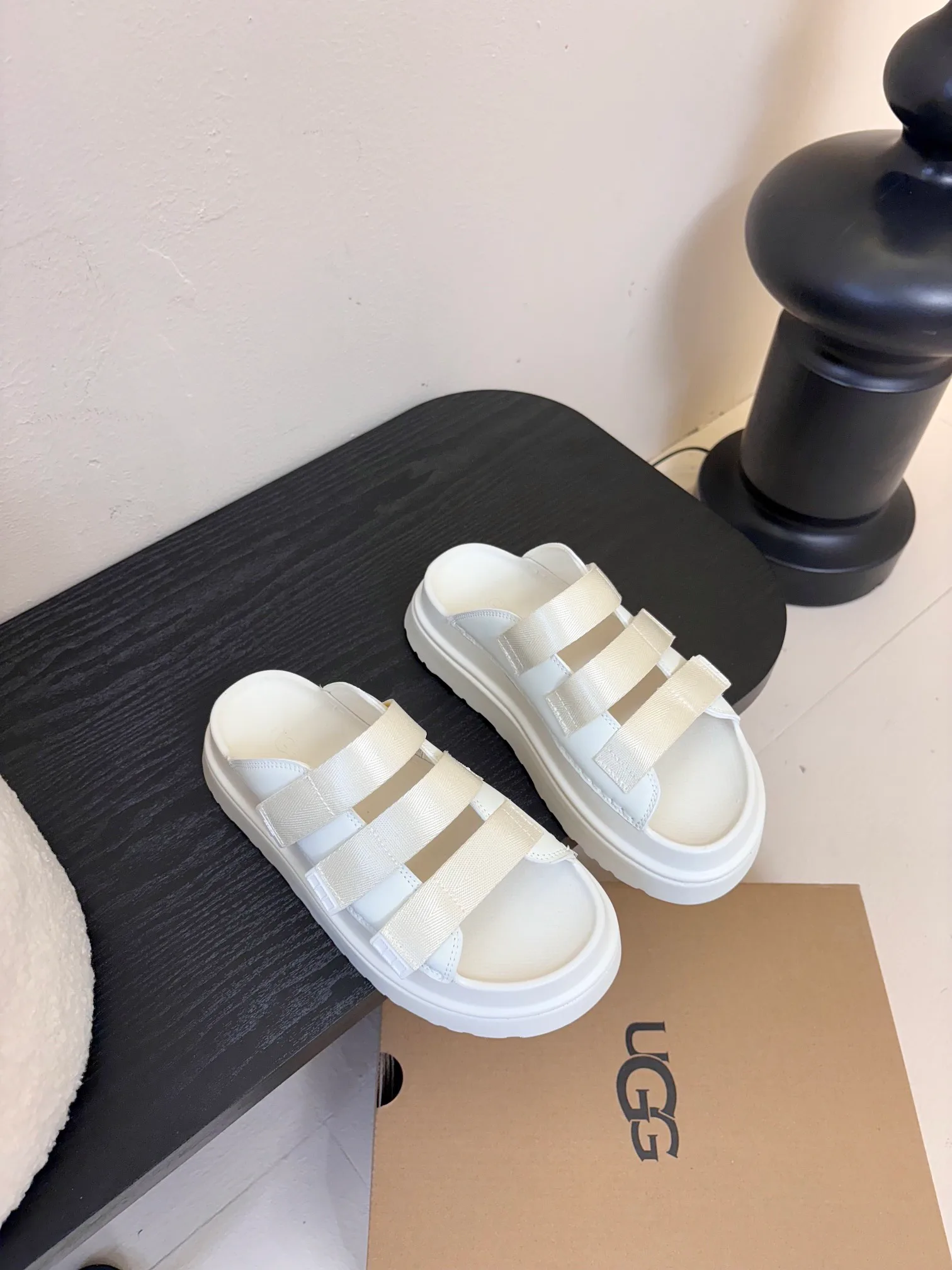 Шлепанцы Женские Ugg 302090