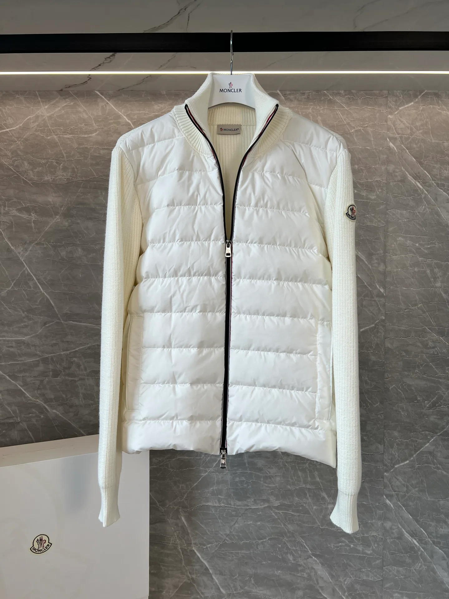 Куртки И Пуховики Женские Moncler 18599797