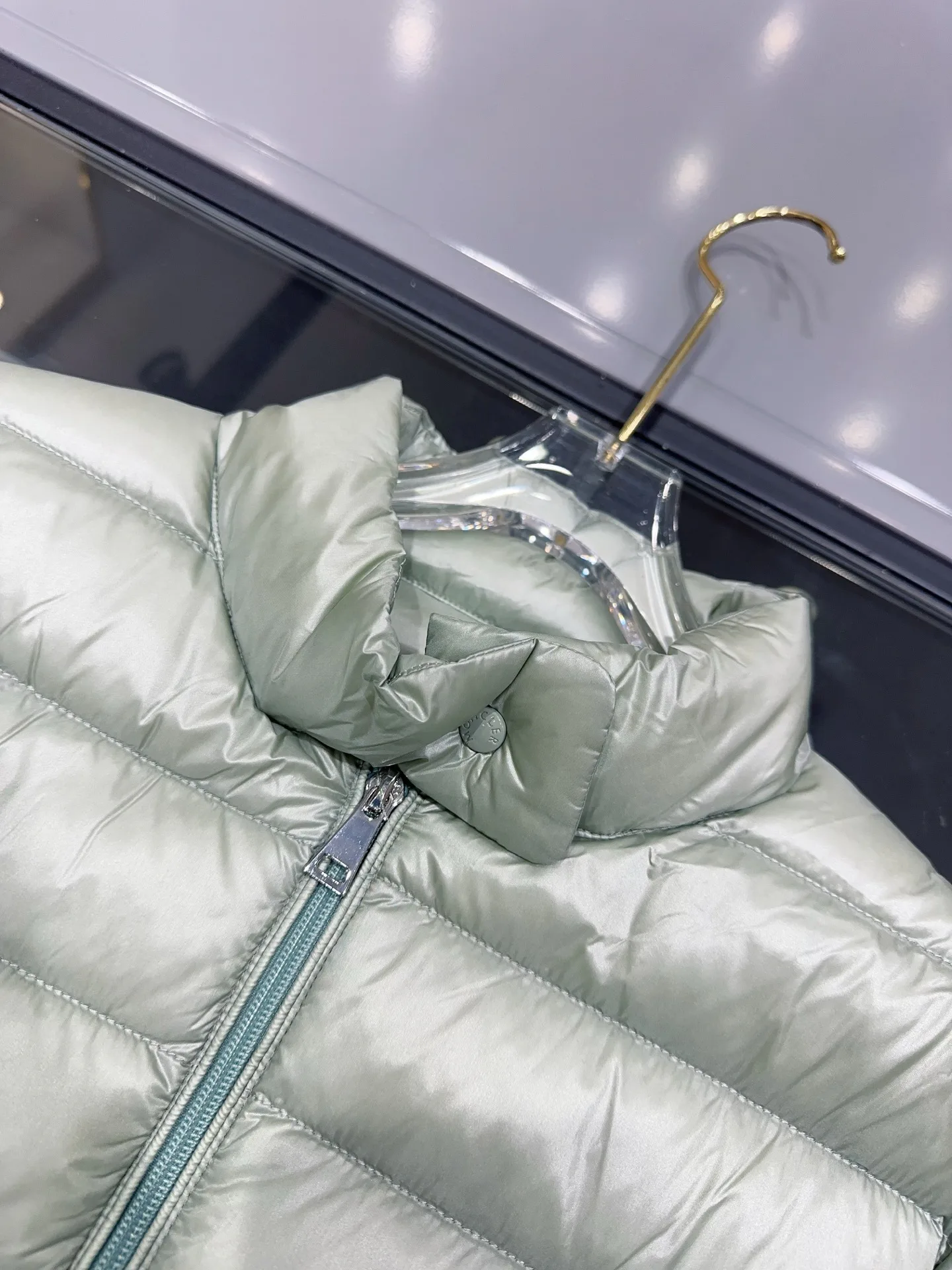 Куртки И Пуховики Женские Moncler 19084327