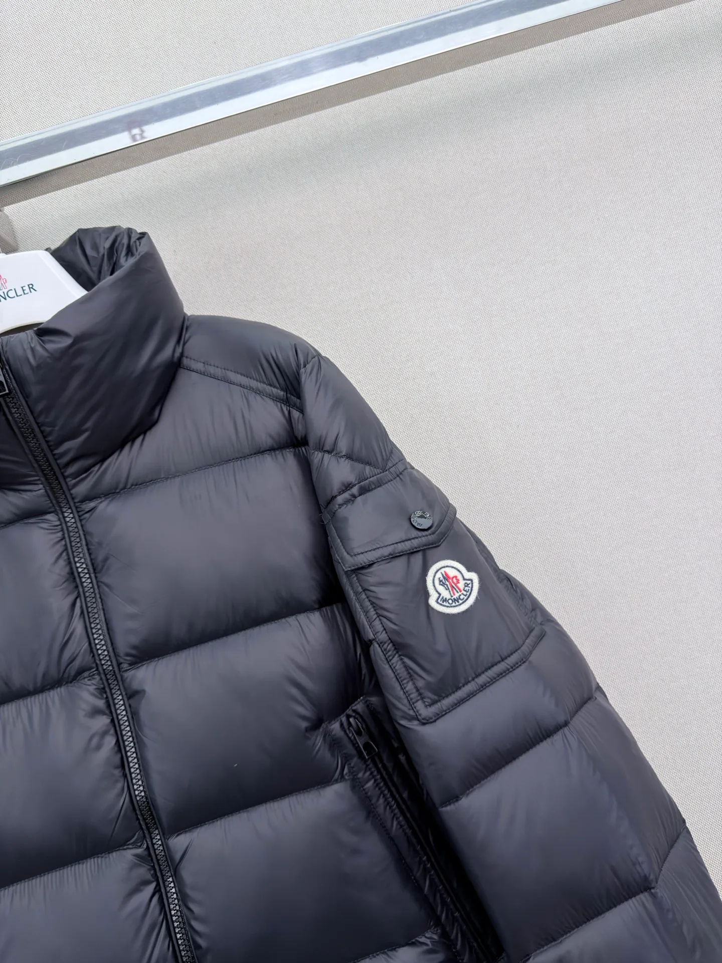 Куртки И Пуховики Женские Moncler 18439408