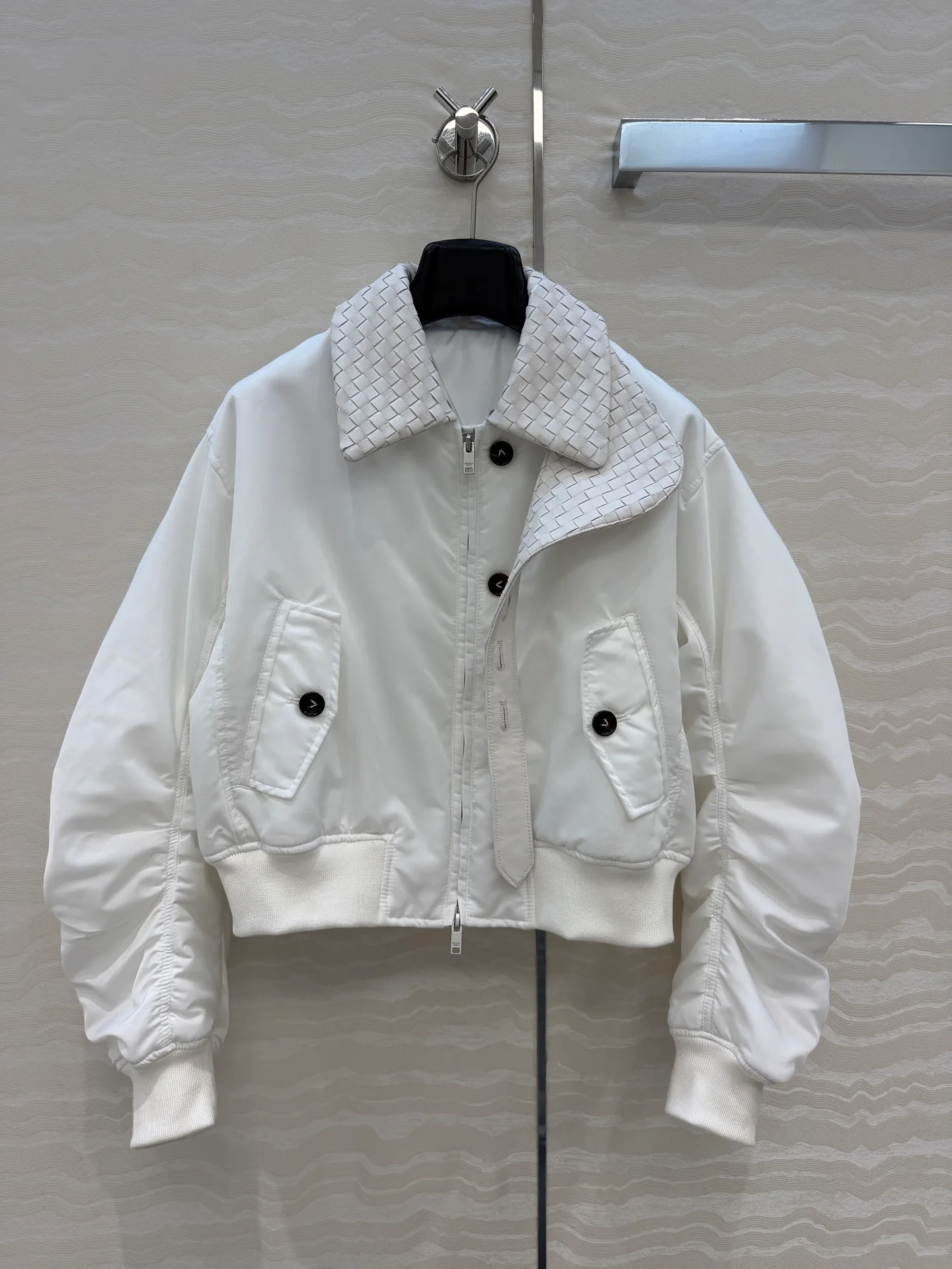 Куртки И Пуховики Женские Bottega Veneta 18501584