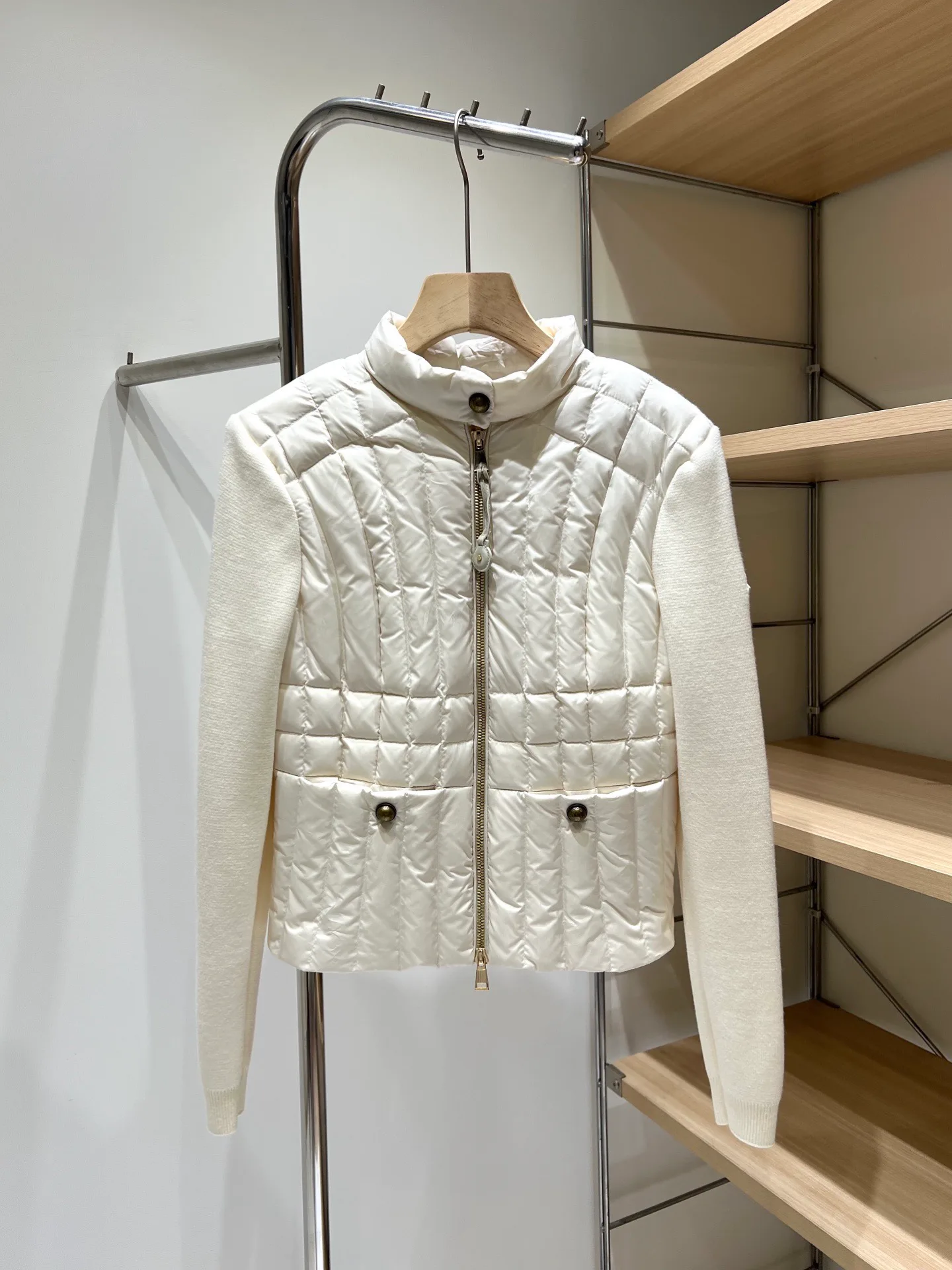 Куртки И Пуховики Женские Moncler 18106076