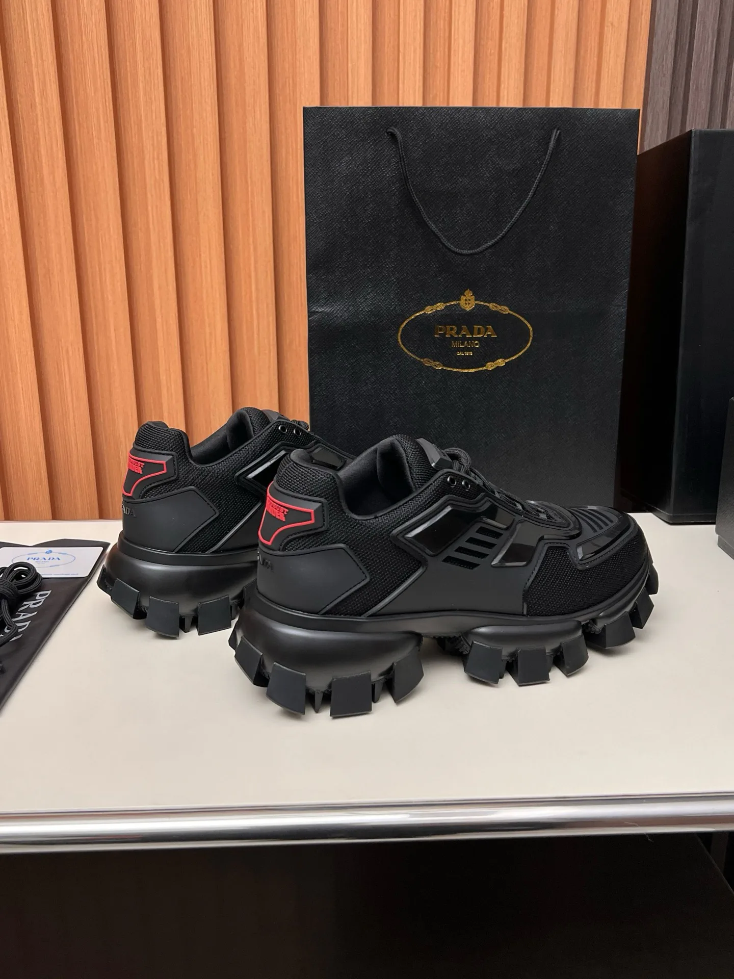 Кроссовки Женские Prada 17955145