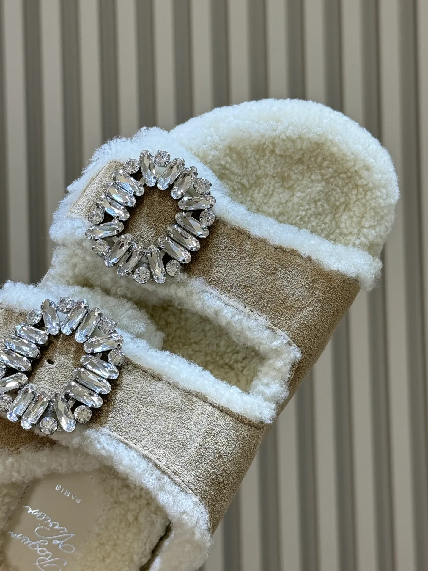 Тапочки Женские Roger Vivier 17978162