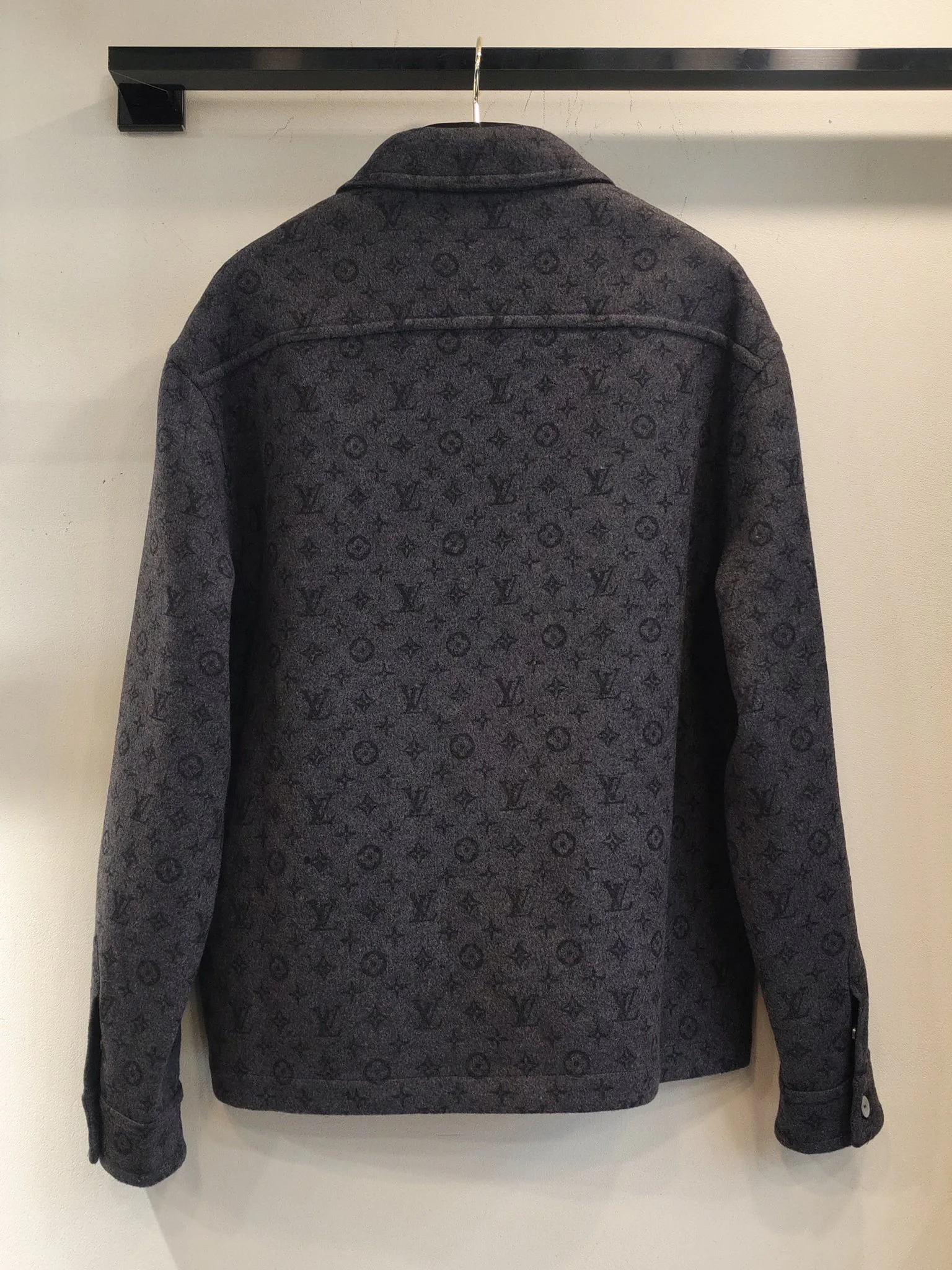 Куртки И Пуховики Мужские Louis Vuitton 1072441