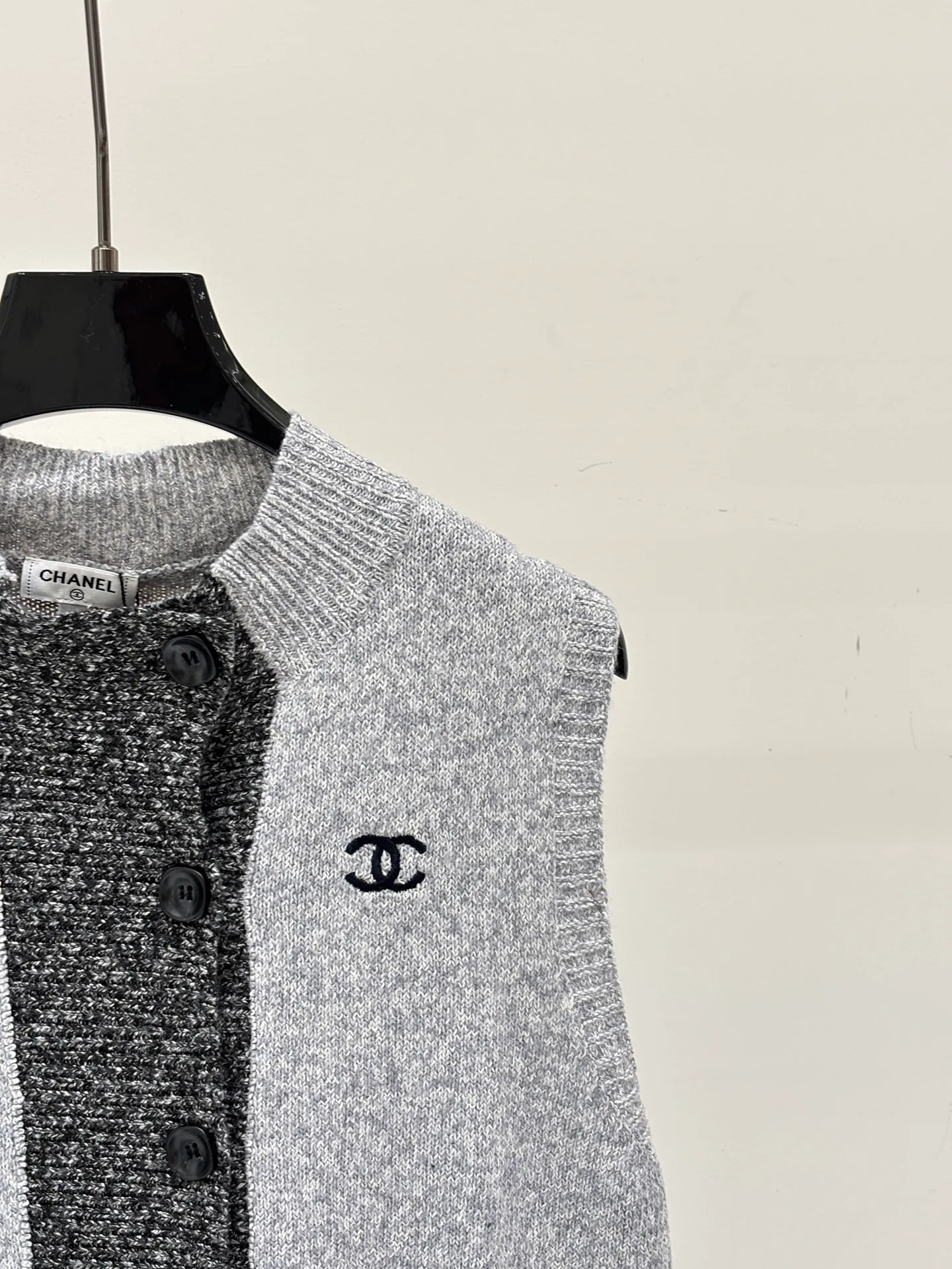 Жилеты Женские Chanel 18138211