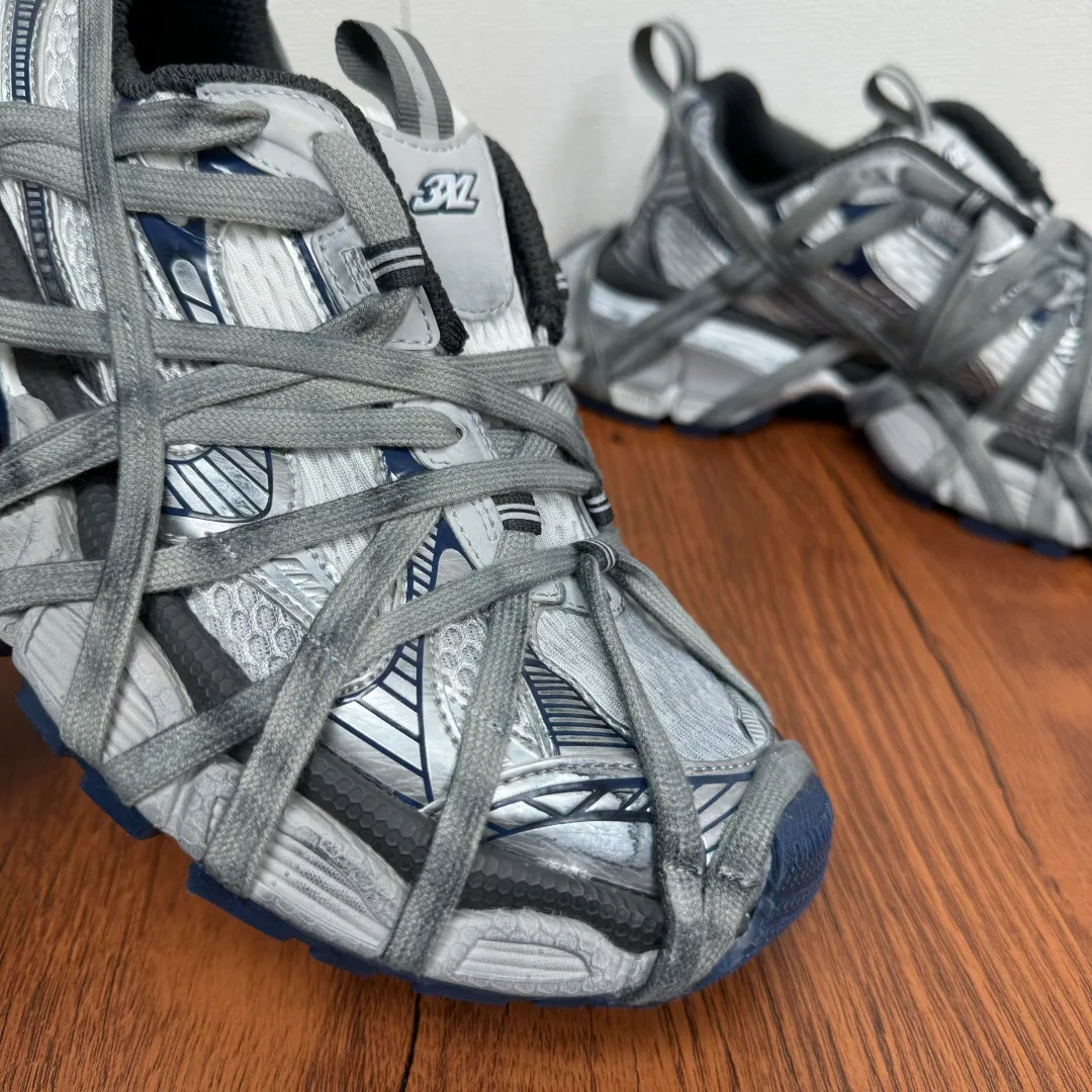 Кроссовки Женские Balenciaga 13216460