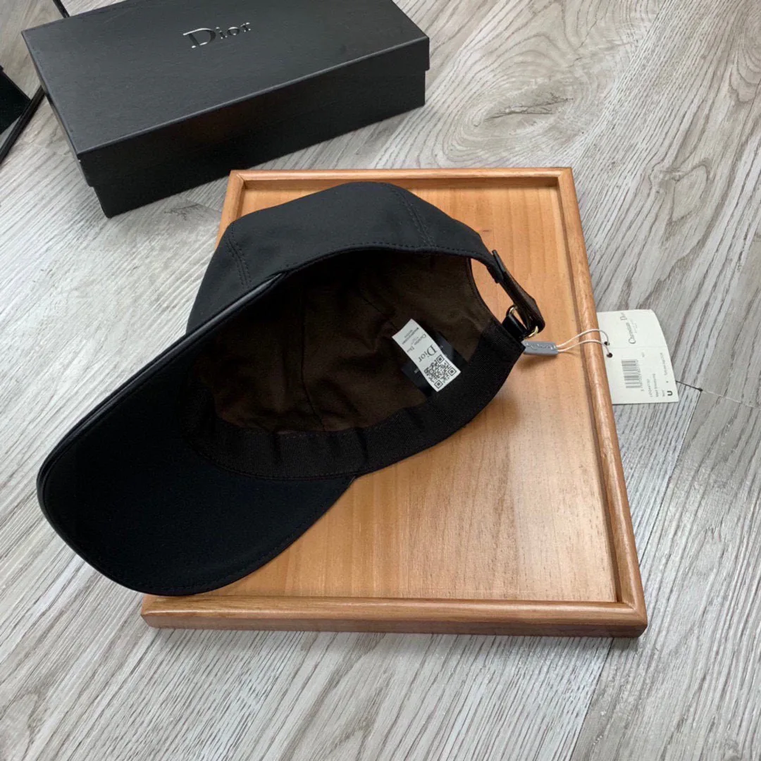 Головные Уборы Christian Dior 12882079