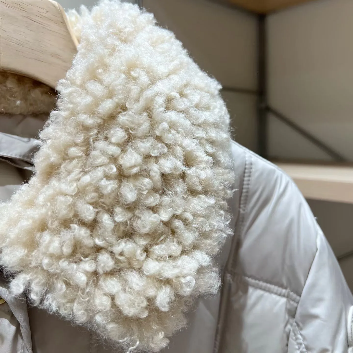 Куртки И Пуховики Женские Moncler 17926937