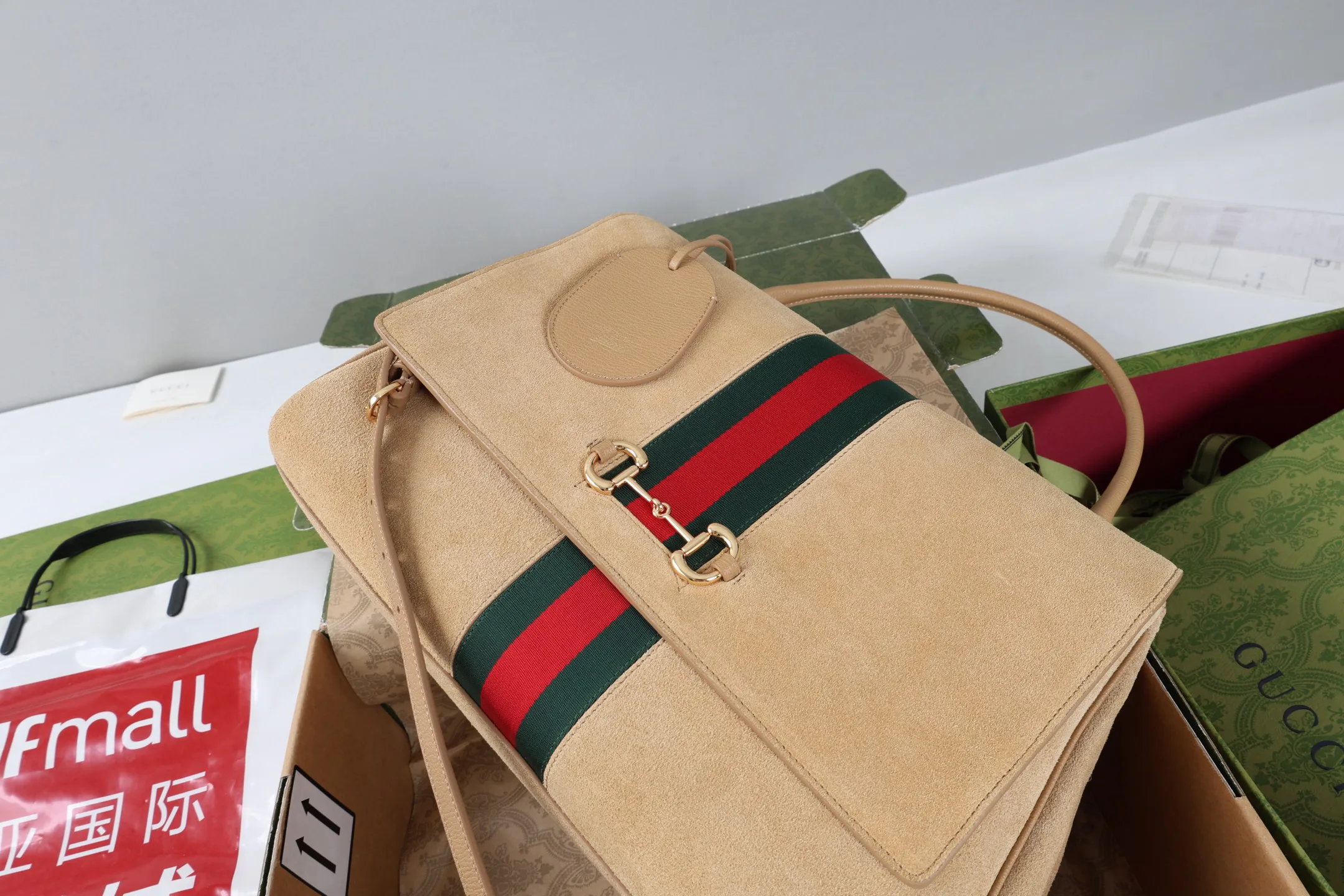 Классические Сумки Женские Gucci 18250562