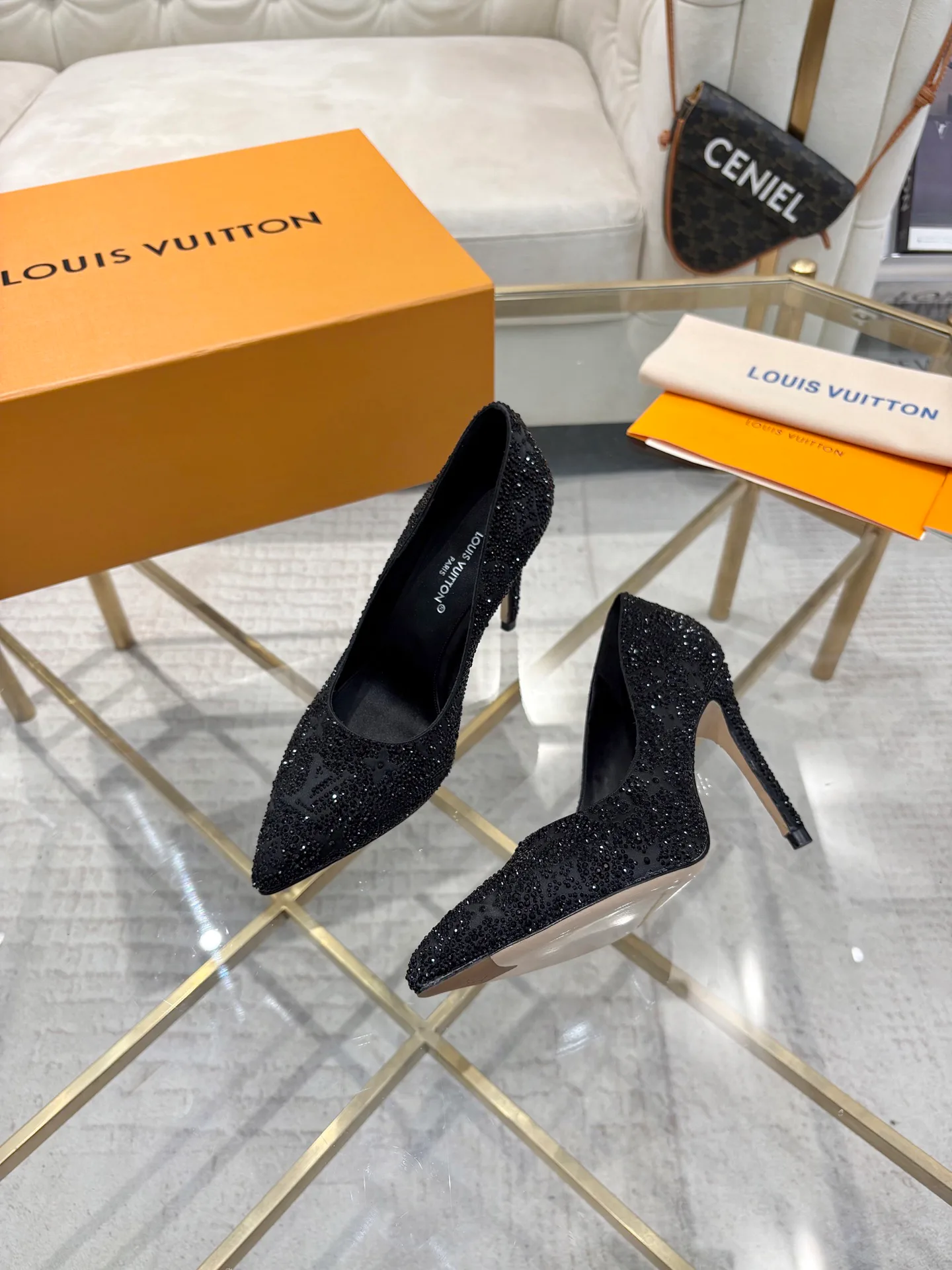 Туфли Женские Louis Vuitton 18120873