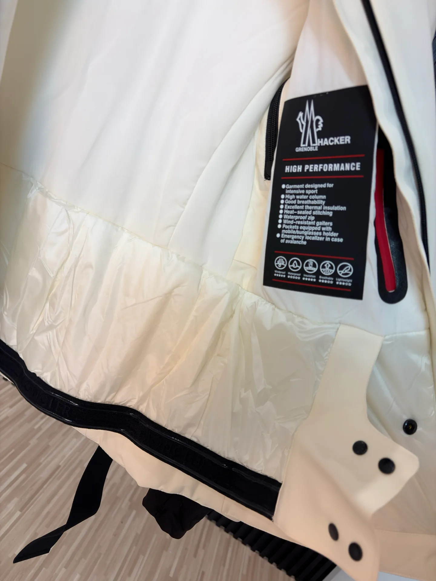 Куртки И Пуховики Женские Moncler 18758222