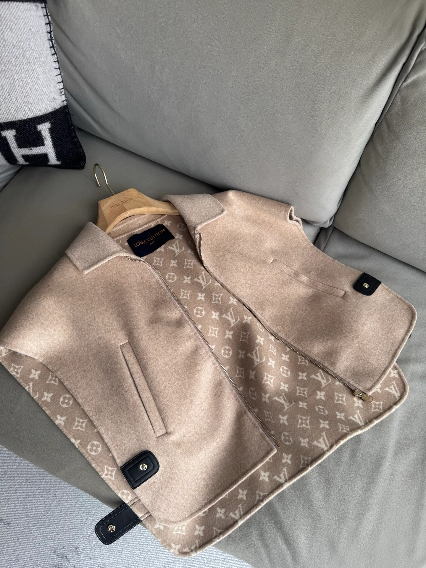 Жилеты Женские Louis Vuitton 19162512